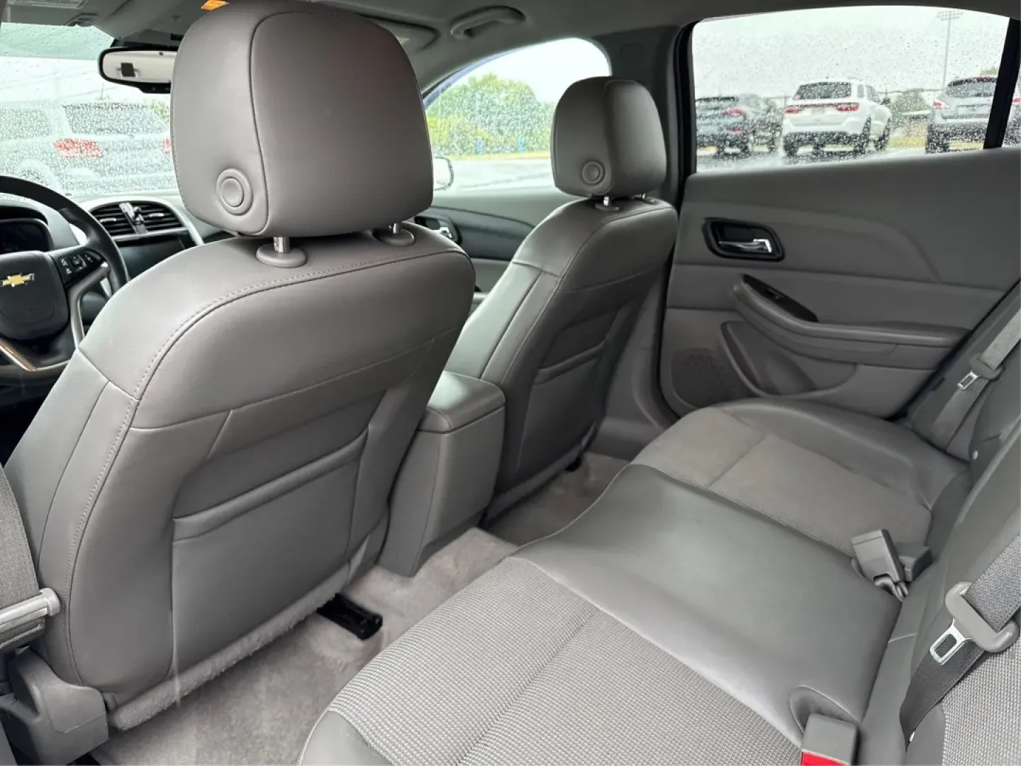 2014 Chevrolet Malibu 1LT (1G11C5SL0EF) with an ECOTEC 2.5L I-4 gasoline direct injection engine, located at 4508 South Dixie Dr, Moraine, OH, 45439, (937) 908-9800, 39.689976, -84.218452 - **Discover Your Next Adventure with the 2014 Chevrolet Malibu 1LT!** <br /> <br /> Are you searching for a reliable sedan that offers both comfort and style? Look no further than the 2014 Chevrolet Malibu 1LT, available now at Advantage Car and Credit in Moraine, OH! This vehicle is perfect for budg - Photo#10