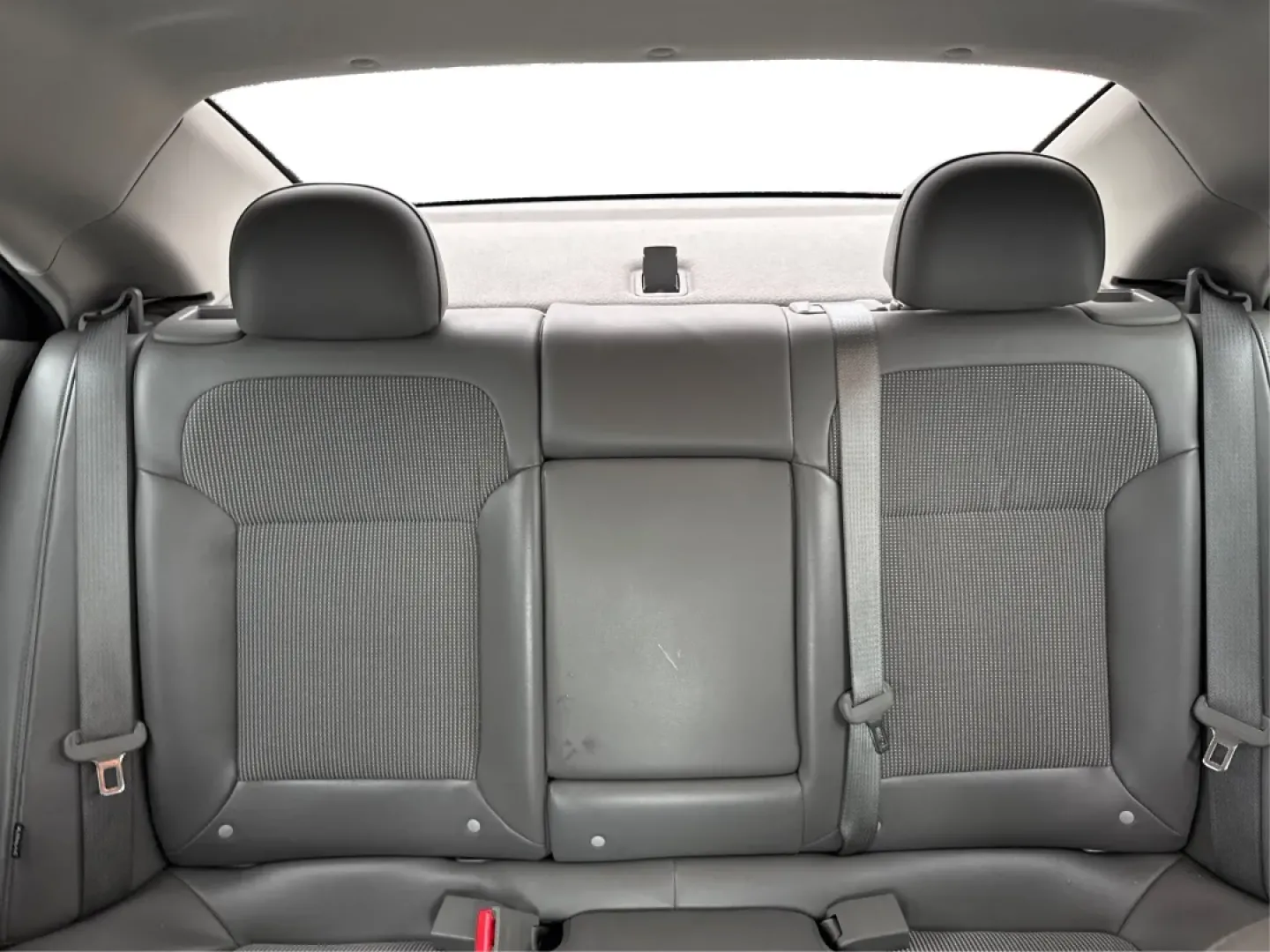 2014 Chevrolet Malibu 1LT (1G11C5SL0EF) with an ECOTEC 2.5L I-4 gasoline direct injection engine, located at 4508 South Dixie Dr, Moraine, OH, 45439, (937) 908-9800, 39.689976, -84.218452 - **Discover Your Next Adventure with the 2014 Chevrolet Malibu 1LT!** <br /> <br /> Are you searching for a reliable sedan that offers both comfort and style? Look no further than the 2014 Chevrolet Malibu 1LT, available now at Advantage Car and Credit in Moraine, OH! This vehicle is perfect for budg - Photo#14