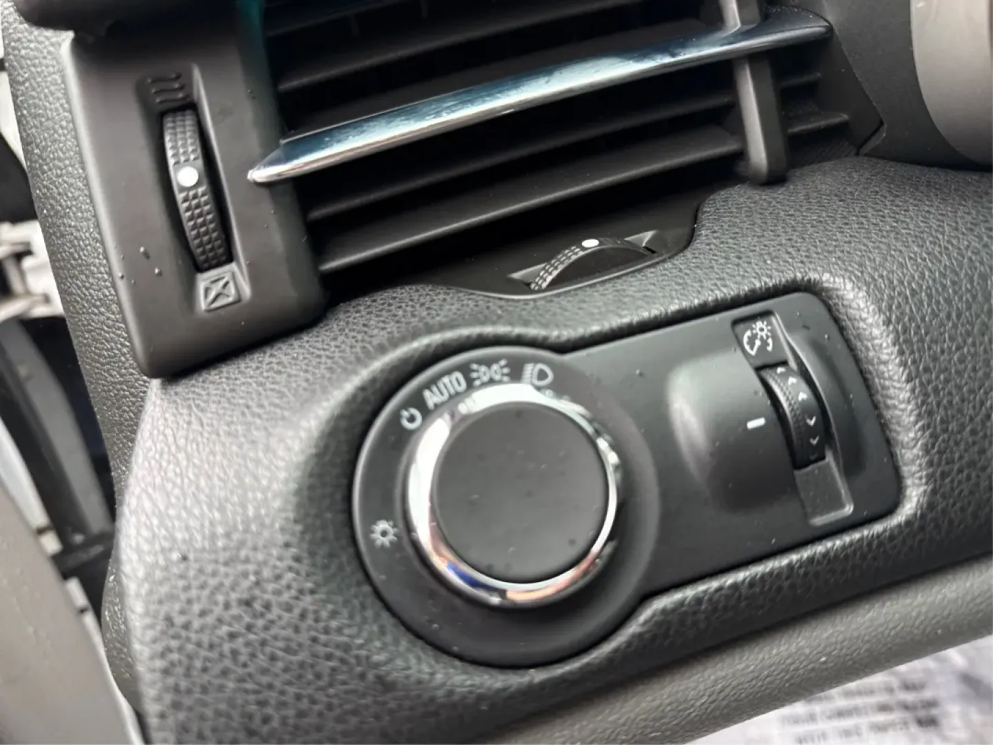 2014 Chevrolet Malibu 1LT (1G11C5SL0EF) with an ECOTEC 2.5L I-4 gasoline direct injection engine, located at 4508 South Dixie Dr, Moraine, OH, 45439, (937) 908-9800, 39.689976, -84.218452 - **Discover Your Next Adventure with the 2014 Chevrolet Malibu 1LT!** <br /> <br /> Are you searching for a reliable sedan that offers both comfort and style? Look no further than the 2014 Chevrolet Malibu 1LT, available now at Advantage Car and Credit in Moraine, OH! This vehicle is perfect for budg - Photo#17