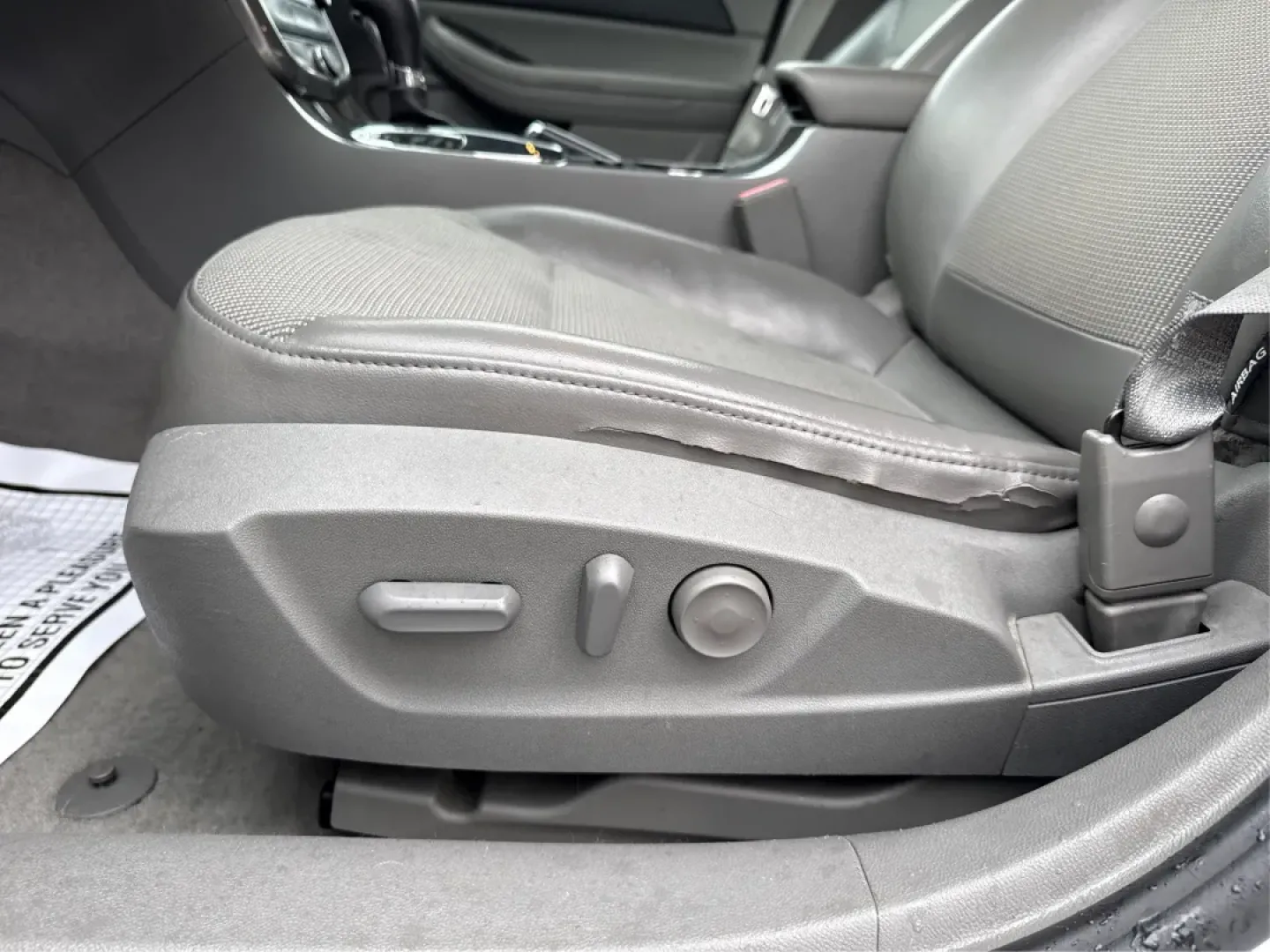 2014 Chevrolet Malibu 1LT (1G11C5SL0EF) with an ECOTEC 2.5L I-4 gasoline direct injection engine, located at 4508 South Dixie Dr, Moraine, OH, 45439, (937) 908-9800, 39.689976, -84.218452 - **Discover Your Next Adventure with the 2014 Chevrolet Malibu 1LT!** <br /> <br /> Are you searching for a reliable sedan that offers both comfort and style? Look no further than the 2014 Chevrolet Malibu 1LT, available now at Advantage Car and Credit in Moraine, OH! This vehicle is perfect for budg - Photo#18