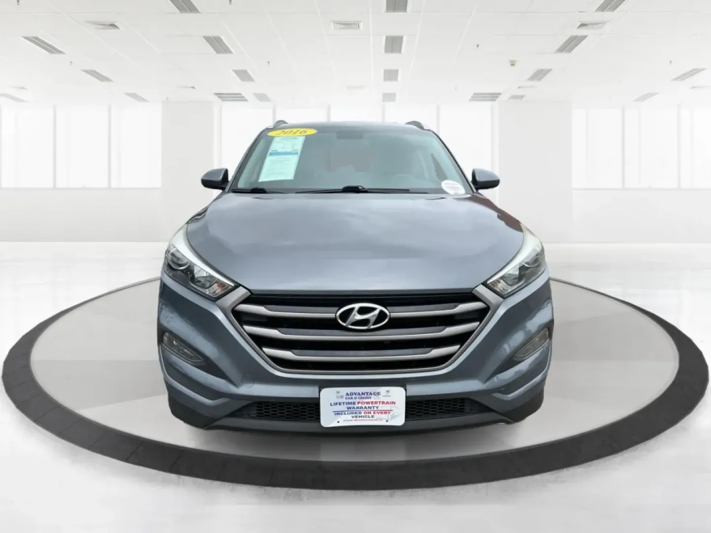 2016 Hyundai Tucson SE (KM8J3CA48GU) with an Nu 2L I-4 gasoline direct injection engine, located at 8750 N County Rd 25A, Piqua, OH, 45356, (937) 908-9800, 40.164391, -84.232513 - Are you ready to embrace a new lifestyle that combines adventure and daily practicality? Look no further than the 2016 Hyundai Tucson SE, available now at Advantage Car and Credit in Moraine, OH. Whether you're a growing family in search of a reliable SUV, a commuter requiring a dependable ride, or - Photo#7