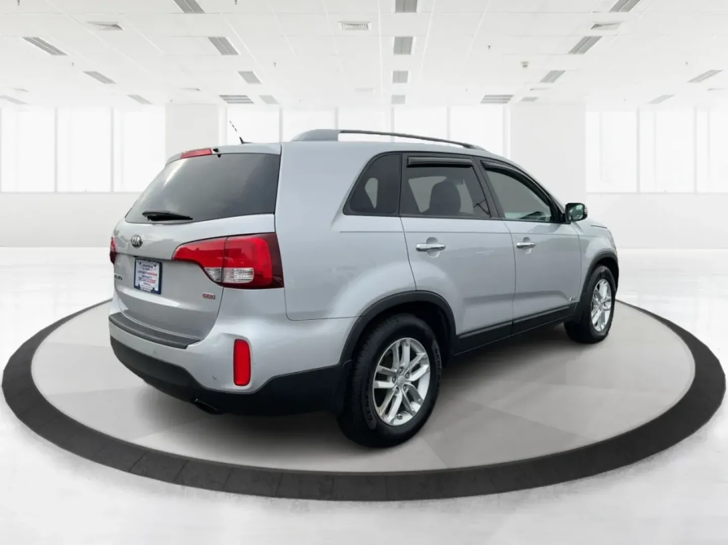 2014 Kia Sorento LX (5XYKTCA69EG) with an 2.4L I-4 gasoline direct injection engine, located at 4508 South Dixie Dr, Moraine, OH, 45439, (937) 908-9800, 39.689976, -84.218452 - Experience the freedom of adventure with the versatile 2014 Kia Sorento, available now at Advantage Car and Credit in Moraine, OH! This stylish utility SUV is not just a vehicle; it's the perfect companion for families, commuters, and weekend explorers alike. Whether you're navigating through the bu - Photo#2