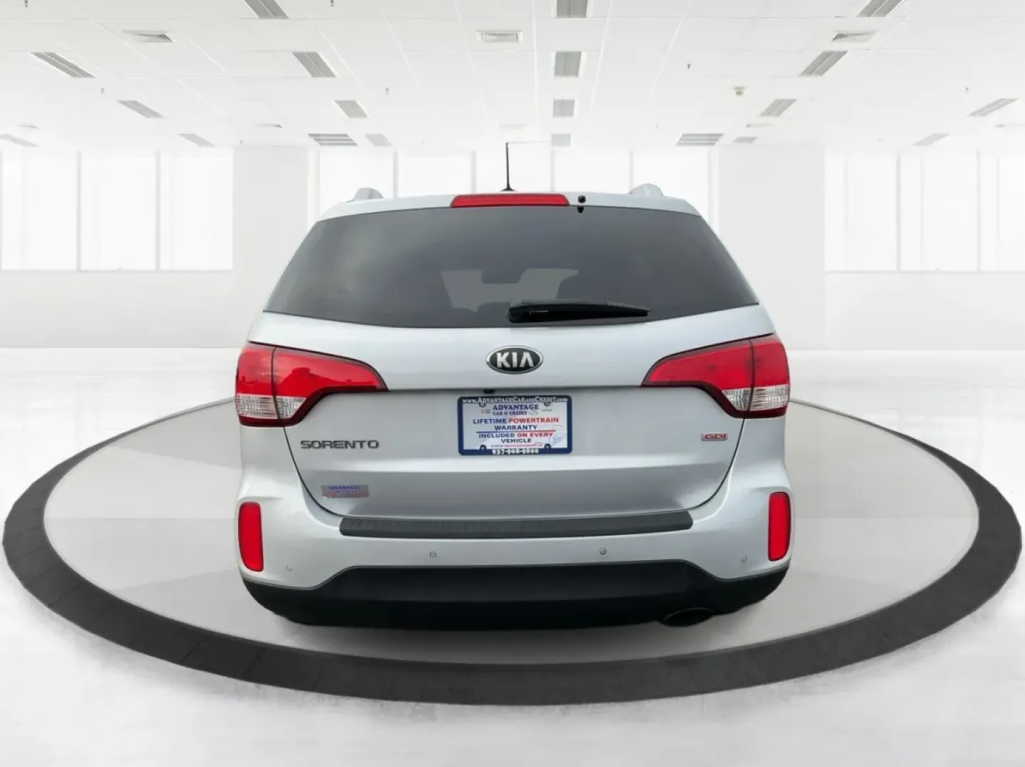 2014 Kia Sorento LX (5XYKTCA69EG) with an 2.4L I-4 gasoline direct injection engine, located at 4508 South Dixie Dr, Moraine, OH, 45439, (937) 908-9800, 39.689976, -84.218452 - Experience the freedom of adventure with the versatile 2014 Kia Sorento, available now at Advantage Car and Credit in Moraine, OH! This stylish utility SUV is not just a vehicle; it's the perfect companion for families, commuters, and weekend explorers alike. Whether you're navigating through the bu - Photo#3