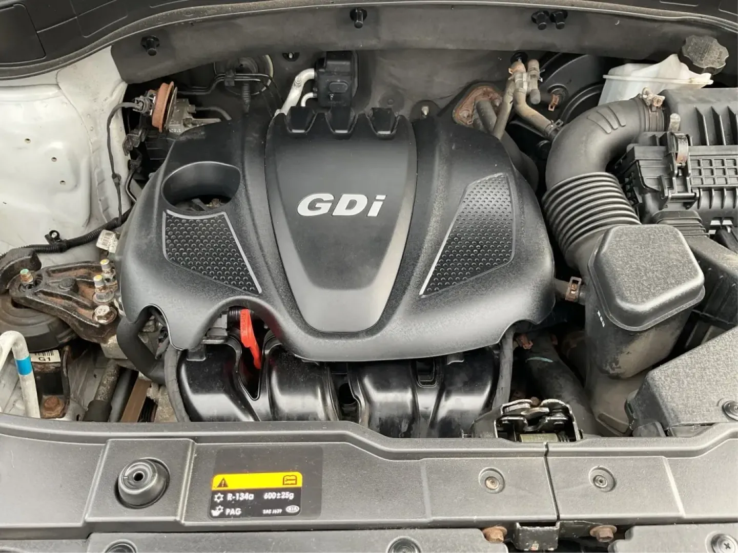 2014 Kia Sorento LX (5XYKTCA69EG) with an 2.4L I-4 gasoline direct injection engine, located at 4508 South Dixie Dr, Moraine, OH, 45439, (937) 908-9800, 39.689976, -84.218452 - Experience the freedom of adventure with the versatile 2014 Kia Sorento, available now at Advantage Car and Credit in Moraine, OH! This stylish utility SUV is not just a vehicle; it's the perfect companion for families, commuters, and weekend explorers alike. Whether you're navigating through the bu - Photo#11