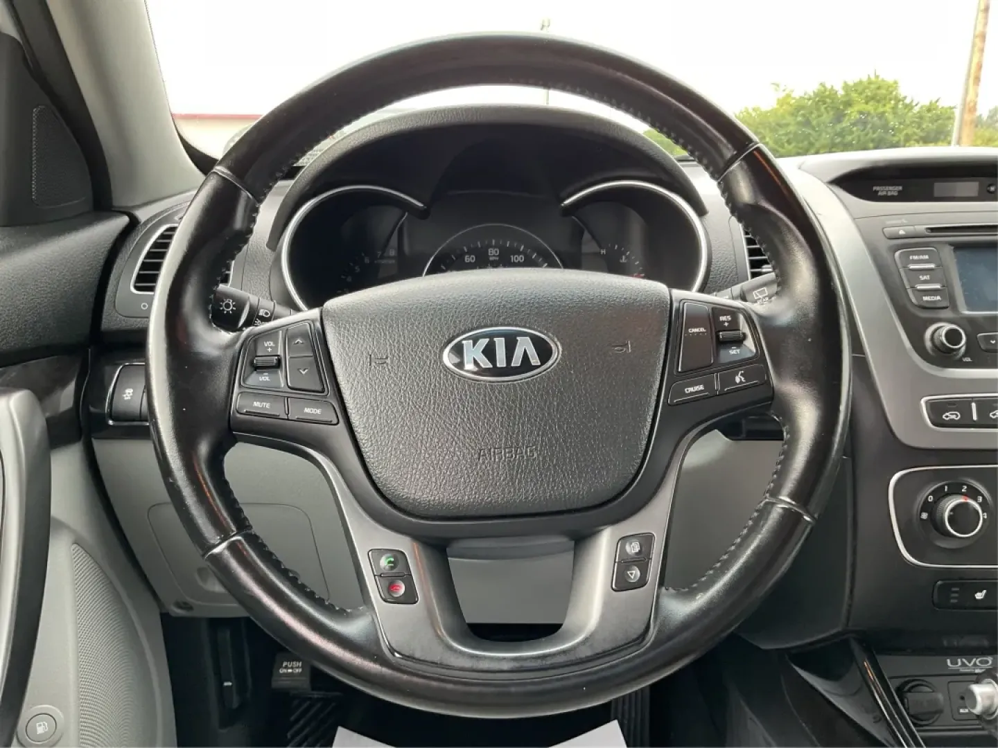 2014 Kia Sorento LX (5XYKTCA69EG) with an 2.4L I-4 gasoline direct injection engine, located at 4508 South Dixie Dr, Moraine, OH, 45439, (937) 908-9800, 39.689976, -84.218452 - Experience the freedom of adventure with the versatile 2014 Kia Sorento, available now at Advantage Car and Credit in Moraine, OH! This stylish utility SUV is not just a vehicle; it's the perfect companion for families, commuters, and weekend explorers alike. Whether you're navigating through the bu - Photo#16