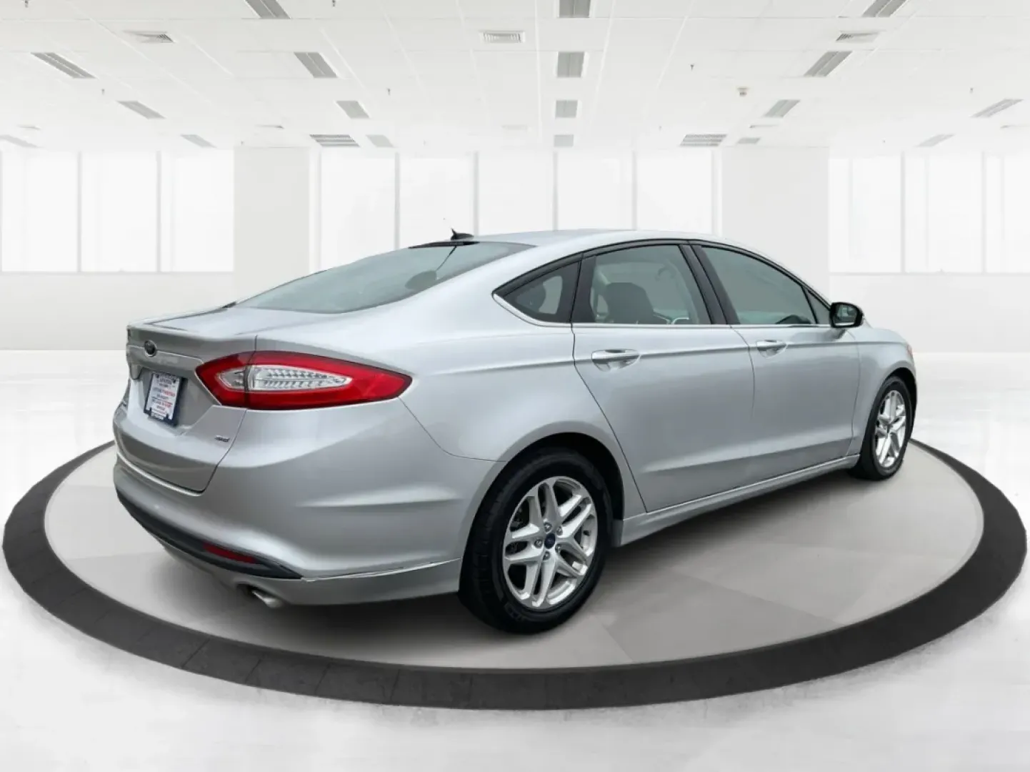 2013 Ford Fusion SE (3FA6P0H78DR) with an 2.5L L4 DOHC 16V engine, located at 1230 East Main St, Xenia, OH, 45385, (937) 908-9800, 39.688026, -83.910172 - Are you in the market for a reliable sedan that combines style, comfort, and impressive features? Look no further than this 2013 Ford Fusion SE, available now at Advantage Car and Credit in Xenia, OH. Perfect for daily commuters, growing families, or anyone seeking a dependable vehicle for weekend a - Photo#2