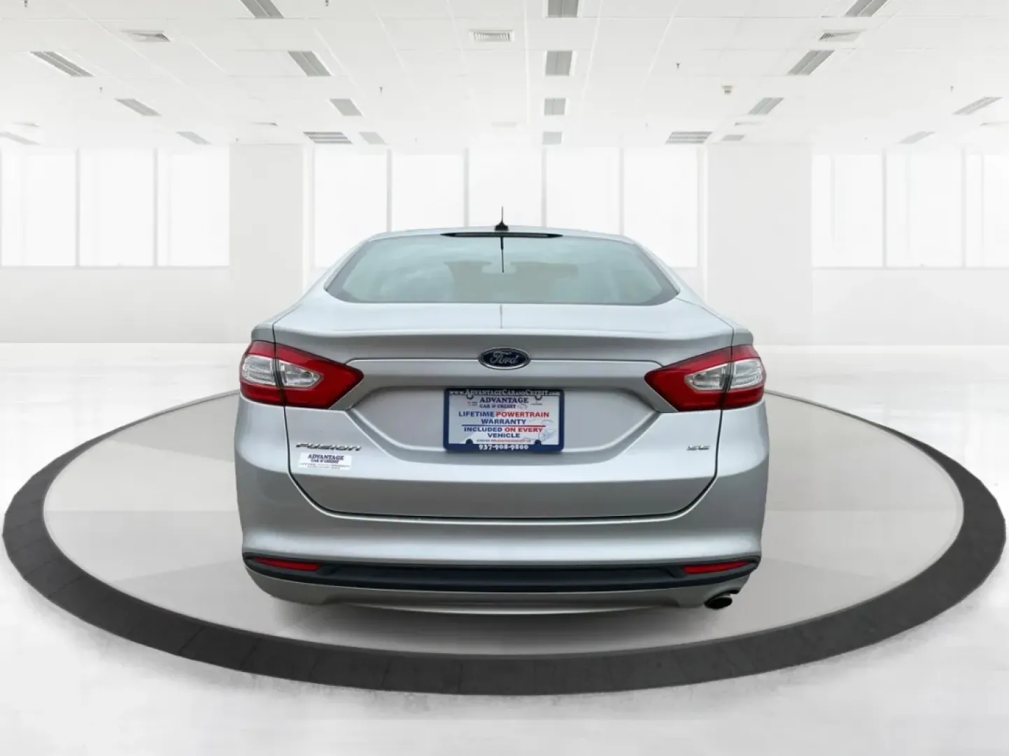 2013 Ford Fusion SE (3FA6P0H78DR) with an 2.5L L4 DOHC 16V engine, located at 1230 East Main St, Xenia, OH, 45385, (937) 908-9800, 39.688026, -83.910172 - Are you in the market for a reliable sedan that combines style, comfort, and impressive features? Look no further than this 2013 Ford Fusion SE, available now at Advantage Car and Credit in Xenia, OH. Perfect for daily commuters, growing families, or anyone seeking a dependable vehicle for weekend a - Photo#3