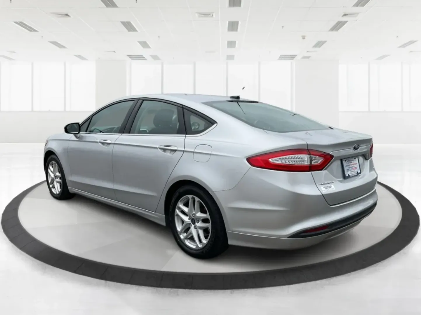 2013 Ford Fusion SE (3FA6P0H78DR) with an 2.5L L4 DOHC 16V engine, located at 1230 East Main St, Xenia, OH, 45385, (937) 908-9800, 39.688026, -83.910172 - Are you in the market for a reliable sedan that combines style, comfort, and impressive features? Look no further than this 2013 Ford Fusion SE, available now at Advantage Car and Credit in Xenia, OH. Perfect for daily commuters, growing families, or anyone seeking a dependable vehicle for weekend a - Photo#4