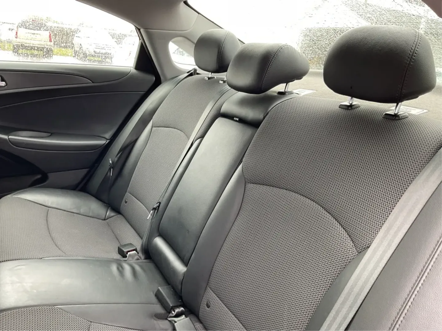 2013 Hyundai Sonata SE (5NPEC4AC1DH) with an 2.4L I-4 gasoline direct injection engine, located at 1951 S Dayton Lakeview Rd., New Carlisle, OH, 45344, (937) 908-9800, 39.890999, -84.050255 - Are you ready to elevate your daily commute or weekend adventures? The 2013 Hyundai Sonata SE is not just a vehicle; it's a lifestyle choice that seamlessly blends comfort, style, and practicality. Ideal for budget-conscious buyers seeking reliable transportation, this sedan is perfect for everythin - Photo#10