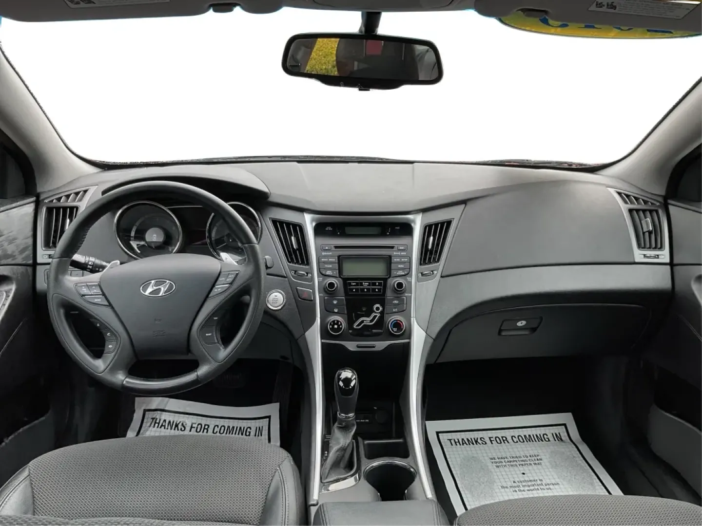 2013 Hyundai Sonata SE (5NPEC4AC1DH) with an 2.4L I-4 gasoline direct injection engine, located at 1951 S Dayton Lakeview Rd., New Carlisle, OH, 45344, (937) 908-9800, 39.890999, -84.050255 - Are you ready to elevate your daily commute or weekend adventures? The 2013 Hyundai Sonata SE is not just a vehicle; it's a lifestyle choice that seamlessly blends comfort, style, and practicality. Ideal for budget-conscious buyers seeking reliable transportation, this sedan is perfect for everythin - Photo#19