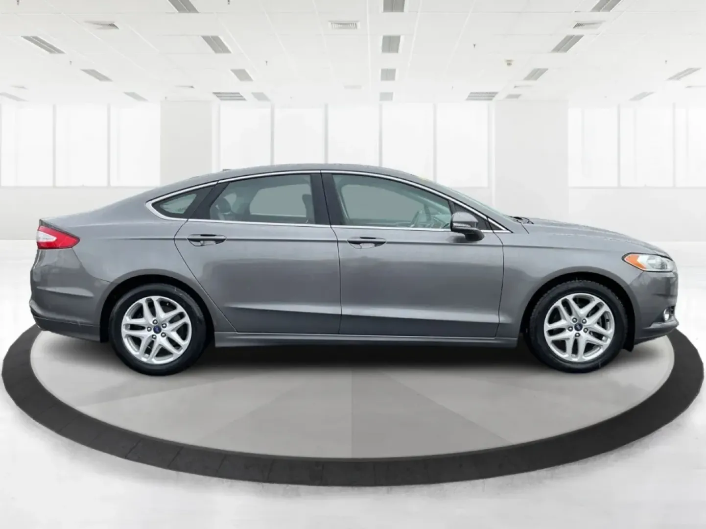 2014 Ford Fusion SE (3FA6P0HD2ER) with an Other engine, located at 4508 South Dixie Dr, Moraine, OH, 45439, (937) 908-9800, 39.689976, -84.218452 - **Discover Your Next Adventure with the 2014 Ford Fusion SE at Advantage Car and Credit - Moraine** <br /> <br /> Are you ready to elevate your daily commute or family road trips? The 2014 Ford Fusion SE is your gateway to a lifestyle brimming with comfort, technology, and reliability. Ideal for bu - Photo#1