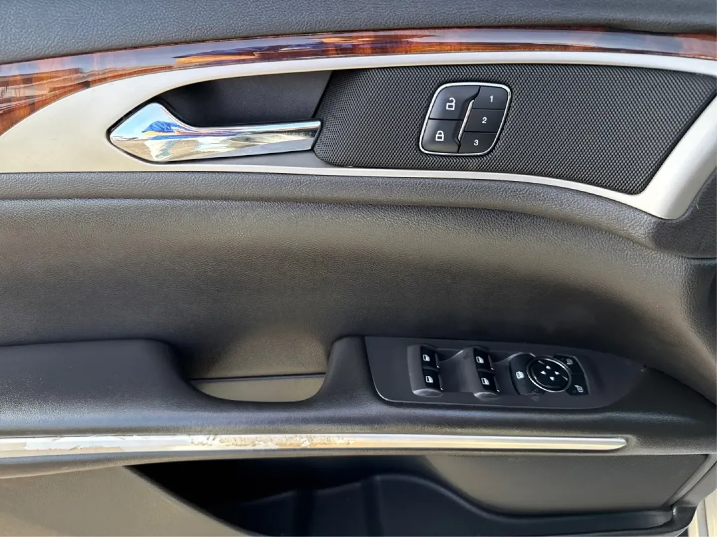 2013 Lincoln MKZ Base (3LN6L2J96DR) with an Other engine, located at 880 E. National Road, Vandalia, OH, 45377, (937) 908-9800, 39.891918, -84.183594 - **Elevate Your Drive with the 2013 Lincoln MKZ at Advantage Car and Credit!**<br /> <br /> Are you searching for the perfect vehicle to enhance your daily commute, family outings, or weekend adventures? Look no further! The 2013 Lincoln MKZ is the ideal choice for those who appreciate luxury, comfor - Photo#19