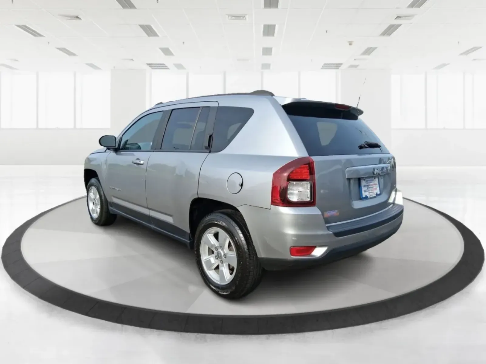 2017 Jeep Compass Latitude FWD (1C4NJCEA3HD) with an Other engine, located at 4508 South Dixie Dr, Moraine, OH, 45439, (937) 908-9800, 39.689976, -84.218452 - 2017 Jeep Compass Latitude FWD - Photo#4