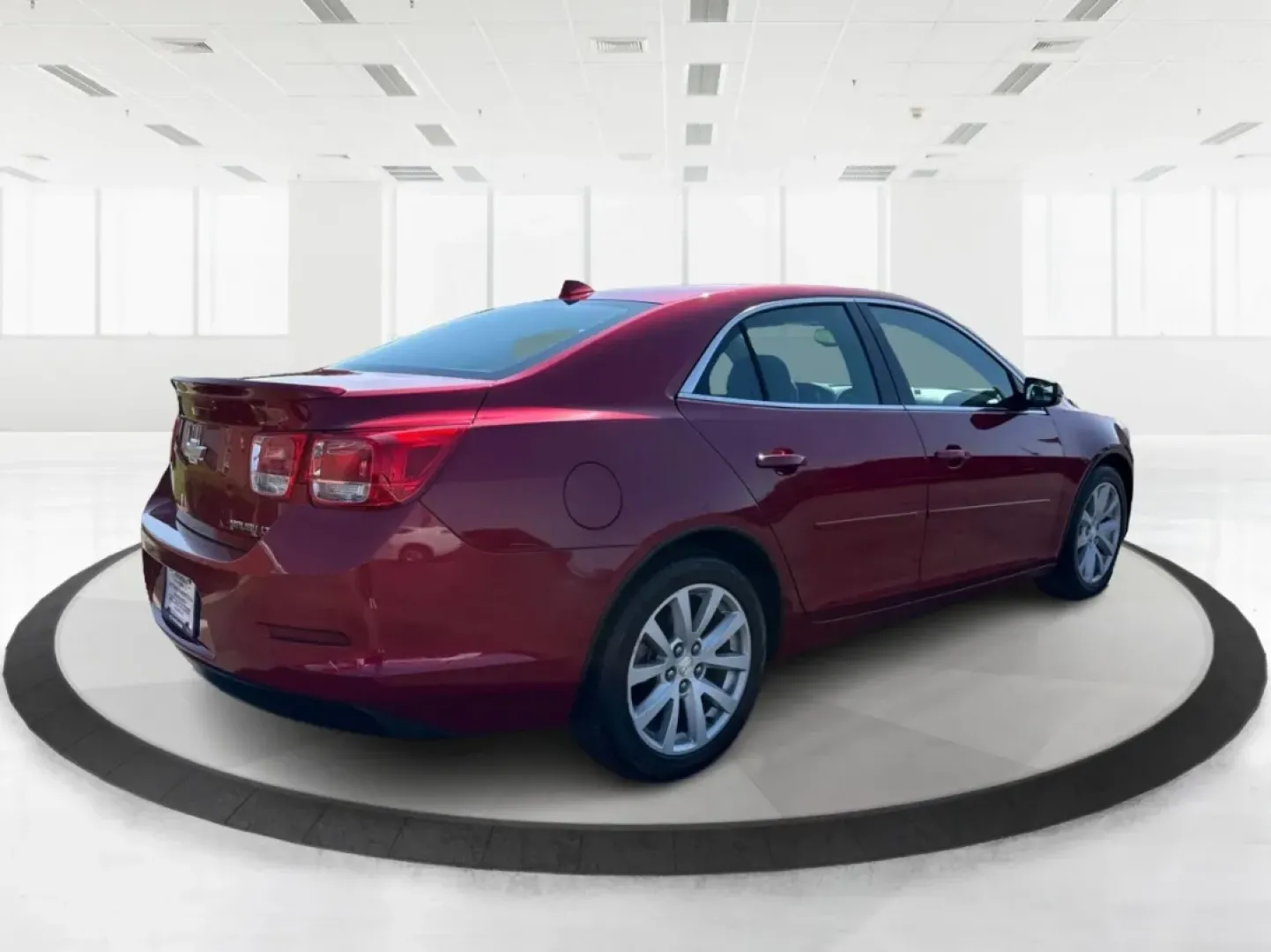 2014 Chevrolet Malibu 2LT (1G11E5SL4EF) with an 2.5L L4 DOHC 16V engine, 6-Speed Automatic transmission, located at 401 Woodman Dr, Riverside, OH, 45431, (937) 908-9800, 39.760899, -84.123421 - **Drive in Style: The 2014 Chevrolet Malibu 2LT Awaits You!** <br /> <br /> Are you ready to elevate your daily commute or embark on unforgettable weekend road trips? The 2014 Chevrolet Malibu 2LT is the ultimate sedan designed for budget-conscious buyers and anyone seeking a reliable vehicle that d - Photo#2