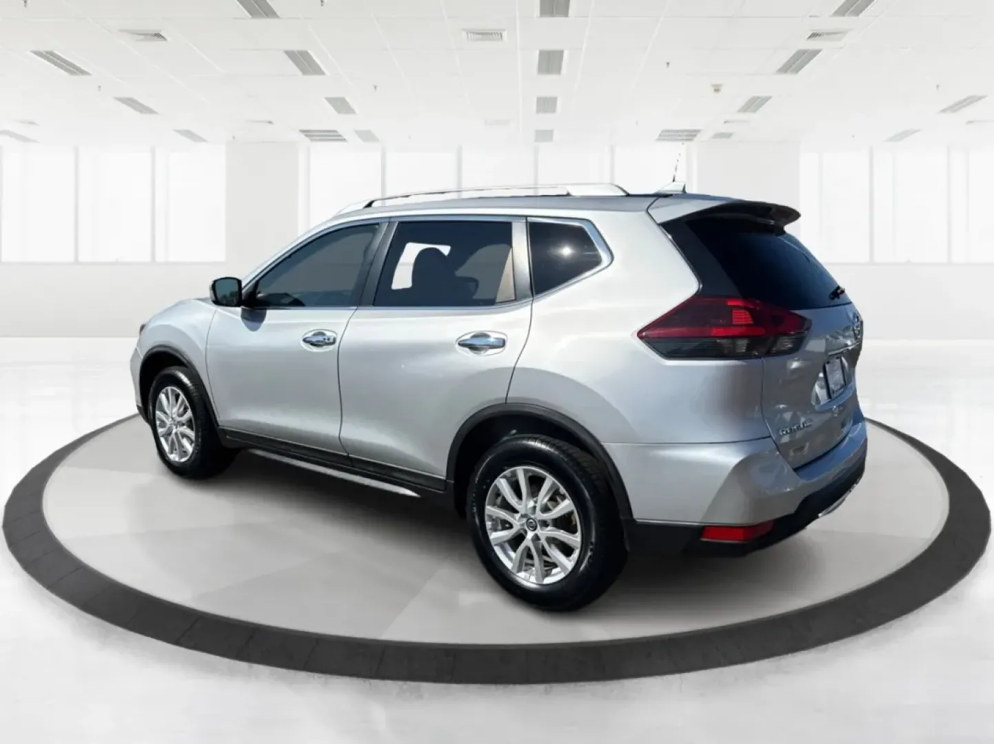 2018 Nissan Rogue SV (KNMAT2MV7JP) with an 2.5L I-4 DOHC engine, located at 8750 N County Rd 25A, Piqua, OH, 45356, (937) 908-9800, 40.164391, -84.232513 - **Adventure Awaits with the 2018 Nissan Rogue SV Perfect for Your Lifestyle!**<br /> <br /> Are you ready to elevate your driving experience? The 2018 Nissan Rogue SV, with its impeccable blend of style, comfort, and versatility, is designed for those who crave adventure without sacrificing practic - Photo#4