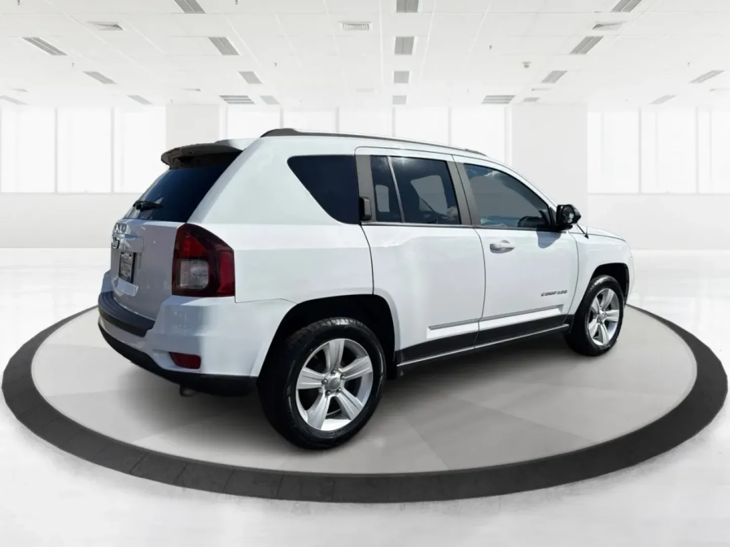 2016 Jeep Compass Sport (1C4NJCBA6GD) with an Other engine, located at 880 E. National Road, Vandalia, OH, 45377, (937) 908-9800, 39.891918, -84.183594 - **Adventure Awaits: Discover the 2016 Jeep Compass Sport at Advantage Car and Credit!**<br /> <br /> Are you ready to embrace the open road and tackle weekend adventures? Look no further than the 2016 Jeep Compass Sport, a versatile SUV that fits seamlessly into your active lifestyle. Whether you're - Photo#2