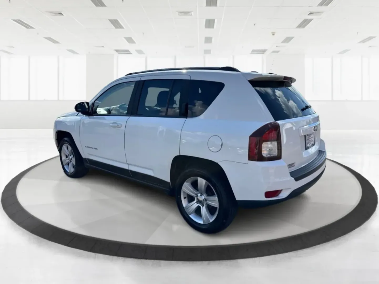 2016 Jeep Compass Sport (1C4NJCBA6GD) with an Other engine, located at 880 E. National Road, Vandalia, OH, 45377, (937) 908-9800, 39.891918, -84.183594 - **Adventure Awaits: Discover the 2016 Jeep Compass Sport at Advantage Car and Credit!**<br /> <br /> Are you ready to embrace the open road and tackle weekend adventures? Look no further than the 2016 Jeep Compass Sport, a versatile SUV that fits seamlessly into your active lifestyle. Whether you're - Photo#4