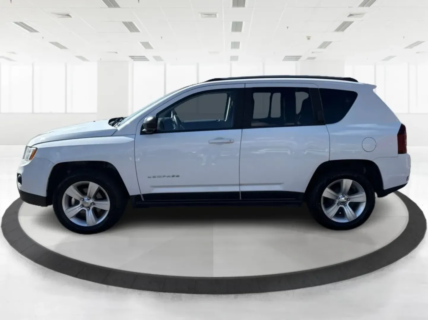 2016 Jeep Compass Sport (1C4NJCBA6GD) with an Other engine, located at 880 E. National Road, Vandalia, OH, 45377, (937) 908-9800, 39.891918, -84.183594 - **Adventure Awaits: Discover the 2016 Jeep Compass Sport at Advantage Car and Credit!**<br /> <br /> Are you ready to embrace the open road and tackle weekend adventures? Look no further than the 2016 Jeep Compass Sport, a versatile SUV that fits seamlessly into your active lifestyle. Whether you're - Photo#5