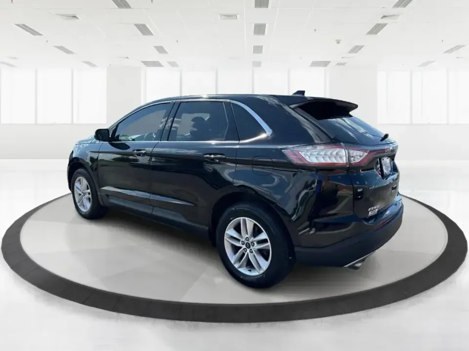 2017 Ford Edge SEL (2FMPK4J9XHB) with an 2.0L L4 DOHC 16V engine, 6A transmission, located at 1230 East Main St, Xenia, OH, 45385, (937) 908-9800, 39.688026, -83.910172 - **Discover Your Next Adventure with the 2017 Ford Edge SEL at Advantage Car and Credit!**<br /> <br /> Are you ready to elevate your driving experience? The 2017 Ford Edge SEL is not just a vehicle; it's a lifestyle choice that caters to your every need-whether you're a busy professional looking for - Photo#4