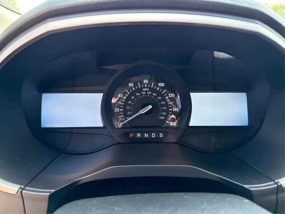 2017 Ford Edge SEL (2FMPK4J9XHB) with an 2.0L L4 DOHC 16V engine, 6A transmission, located at 1230 East Main St, Xenia, OH, 45385, (937) 908-9800, 39.688026, -83.910172 - **Discover Your Next Adventure with the 2017 Ford Edge SEL at Advantage Car and Credit!**<br /> <br /> Are you ready to elevate your driving experience? The 2017 Ford Edge SEL is not just a vehicle; it's a lifestyle choice that caters to your every need-whether you're a busy professional looking for - Photo#15