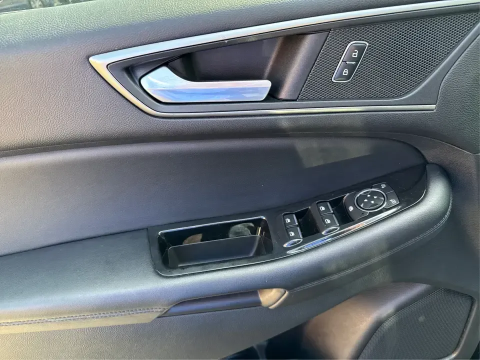 2017 Ford Edge SEL (2FMPK4J9XHB) with an 2.0L L4 DOHC 16V engine, 6A transmission, located at 1230 East Main St, Xenia, OH, 45385, (937) 908-9800, 39.688026, -83.910172 - **Discover Your Next Adventure with the 2017 Ford Edge SEL at Advantage Car and Credit!**<br /> <br /> Are you ready to elevate your driving experience? The 2017 Ford Edge SEL is not just a vehicle; it's a lifestyle choice that caters to your every need-whether you're a busy professional looking for - Photo#19