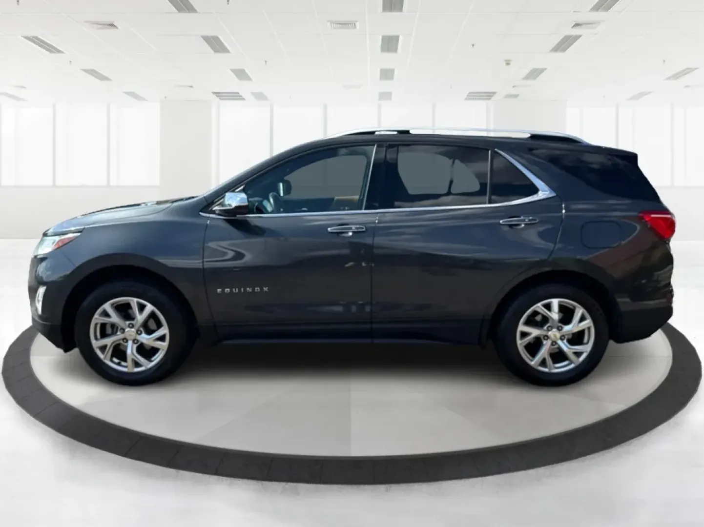 2018 Chevrolet Equinox Premier (2GNAXVEV0J6) with an 1.5L I-4 gasoline direct injection engine, located at 880 E. National Road, Vandalia, OH, 45377, (937) 908-9800, 39.891918, -84.183594 - **Discover Your Next Adventure with the 2018 Chevrolet Equinox at Advantage Car and Credit - Vandalia!**<br /> <br /> Are you ready to elevate your driving experience and embrace a lifestyle filled with excitement and exploration? Look no further than our stunning 2018 Chevrolet Equinox Premier at A - Photo#5