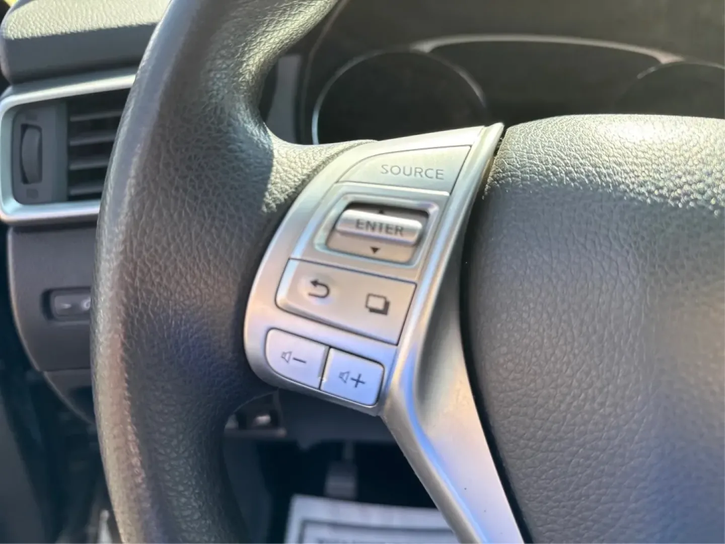 2014 Nissan Rogue S (5N1AT2MV2EC) with an 2.5L I-4 DOHC engine, located at 401 Woodman Dr, Riverside, OH, 45431, (937) 908-9800, 39.760899, -84.123421 - **Experience Adventure with the 2014 Nissan Rogue at Advantage Car and Credit - Riverside**<br /> <br /> Are you ready to elevate your lifestyle and embrace the road ahead? The 2014 Nissan Rogue, available now at Advantage Car and Credit in Riverside, OH, is your perfect companion for weekend getawa - Photo#16