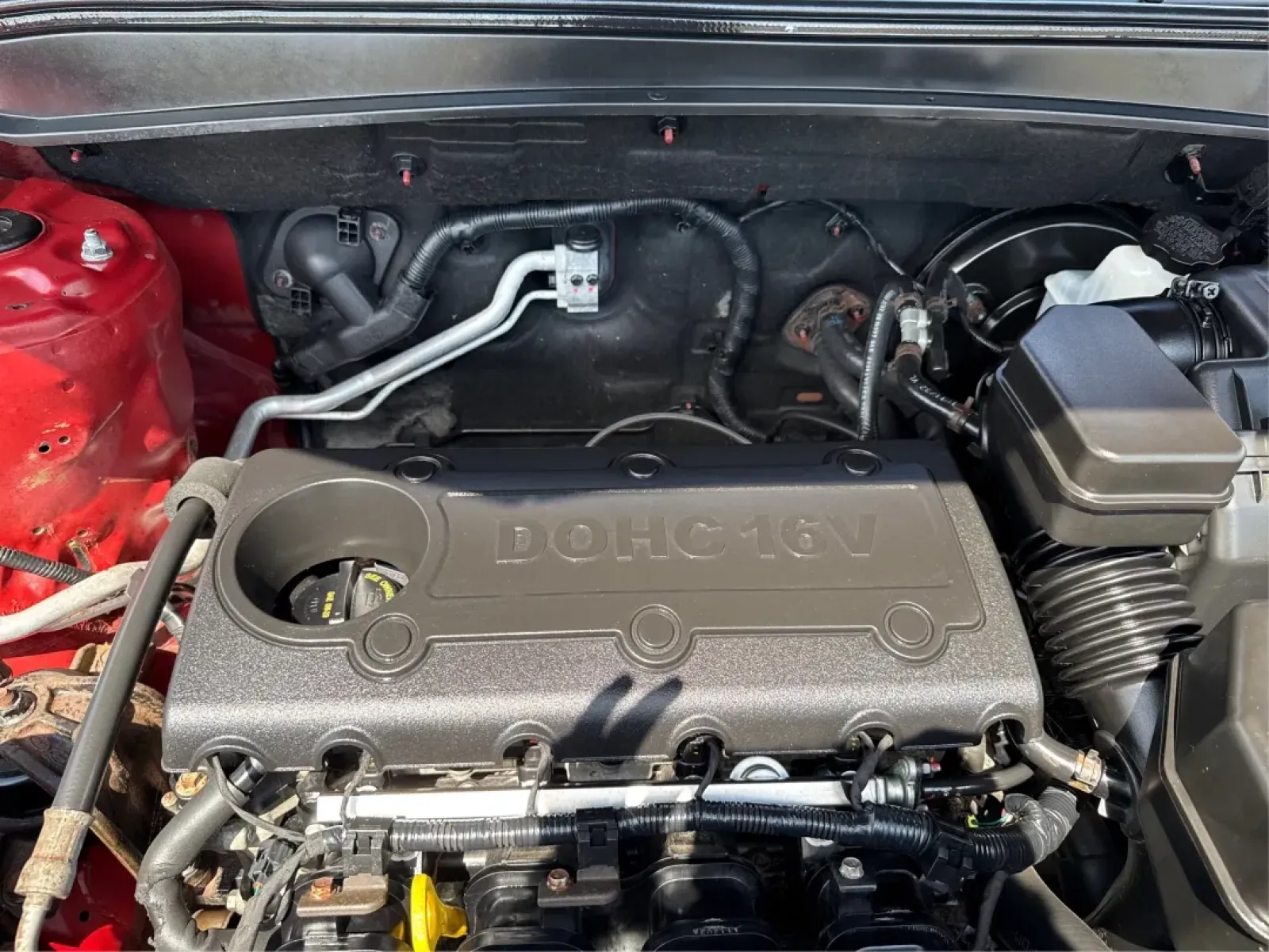 2012 Hyundai Santa Fe GLS (5XYZGDAB0CG) with an 2.4L I-4 DOHC engine, located at 4508 South Dixie Dr, Moraine, OH, 45439, (937) 908-9800, 39.689976, -84.218452 - Embark on your next adventure with the perfect blend of style, comfort, and reliability - the 2012 Hyundai Santa Fe GLS. This versatile SUV is ideal for families, commuters, and weekend warriors alike. Whether you're navigating the bustling streets of Moraine, OH, or exploring nearby attractions lik - Photo#11