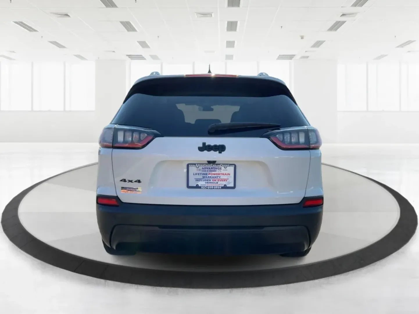 2019 Jeep Cherokee Altitude 4x4 (1C4PJMLB8KD) with an Other engine, located at 1184 Kauffman Ave, Fairborn, OH, 45324, (937) 908-9800, 39.807072, -84.030914 - Experience the perfect blend of adventure and comfort with the 2019 Jeep Cherokee Altitude 4x4, now available at Advantage Car and Credit - Fairborn. Located at 1184 Kauffman Ave, Fairborn, OH 45324, our **Buy Here Pay Here dealership** is dedicated to helping drivers from Fairborn and surrounding a - Photo#3