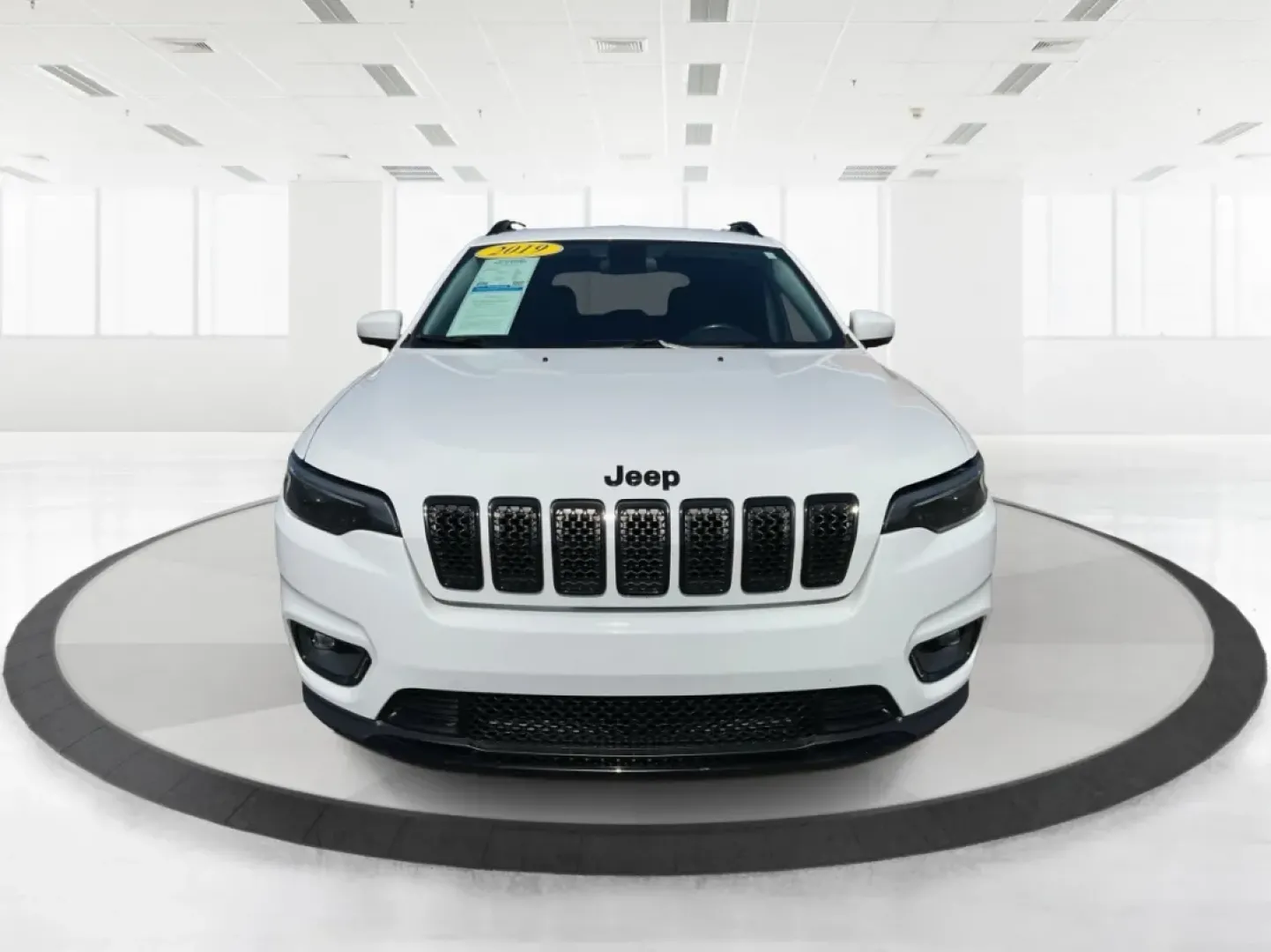 2019 Jeep Cherokee Altitude 4x4 (1C4PJMLB8KD) with an Other engine, located at 1184 Kauffman Ave, Fairborn, OH, 45324, (937) 908-9800, 39.807072, -84.030914 - Experience the perfect blend of adventure and comfort with the 2019 Jeep Cherokee Altitude 4x4, now available at Advantage Car and Credit - Fairborn. Located at 1184 Kauffman Ave, Fairborn, OH 45324, our **Buy Here Pay Here dealership** is dedicated to helping drivers from Fairborn and surrounding a - Photo#5