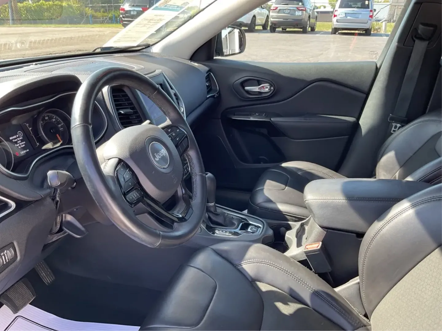 2019 Jeep Cherokee Altitude 4x4 (1C4PJMLB8KD) with an Other engine, located at 1184 Kauffman Ave, Fairborn, OH, 45324, (937) 908-9800, 39.807072, -84.030914 - Experience the perfect blend of adventure and comfort with the 2019 Jeep Cherokee Altitude 4x4, now available at Advantage Car and Credit - Fairborn. Located at 1184 Kauffman Ave, Fairborn, OH 45324, our **Buy Here Pay Here dealership** is dedicated to helping drivers from Fairborn and surrounding a - Photo#8