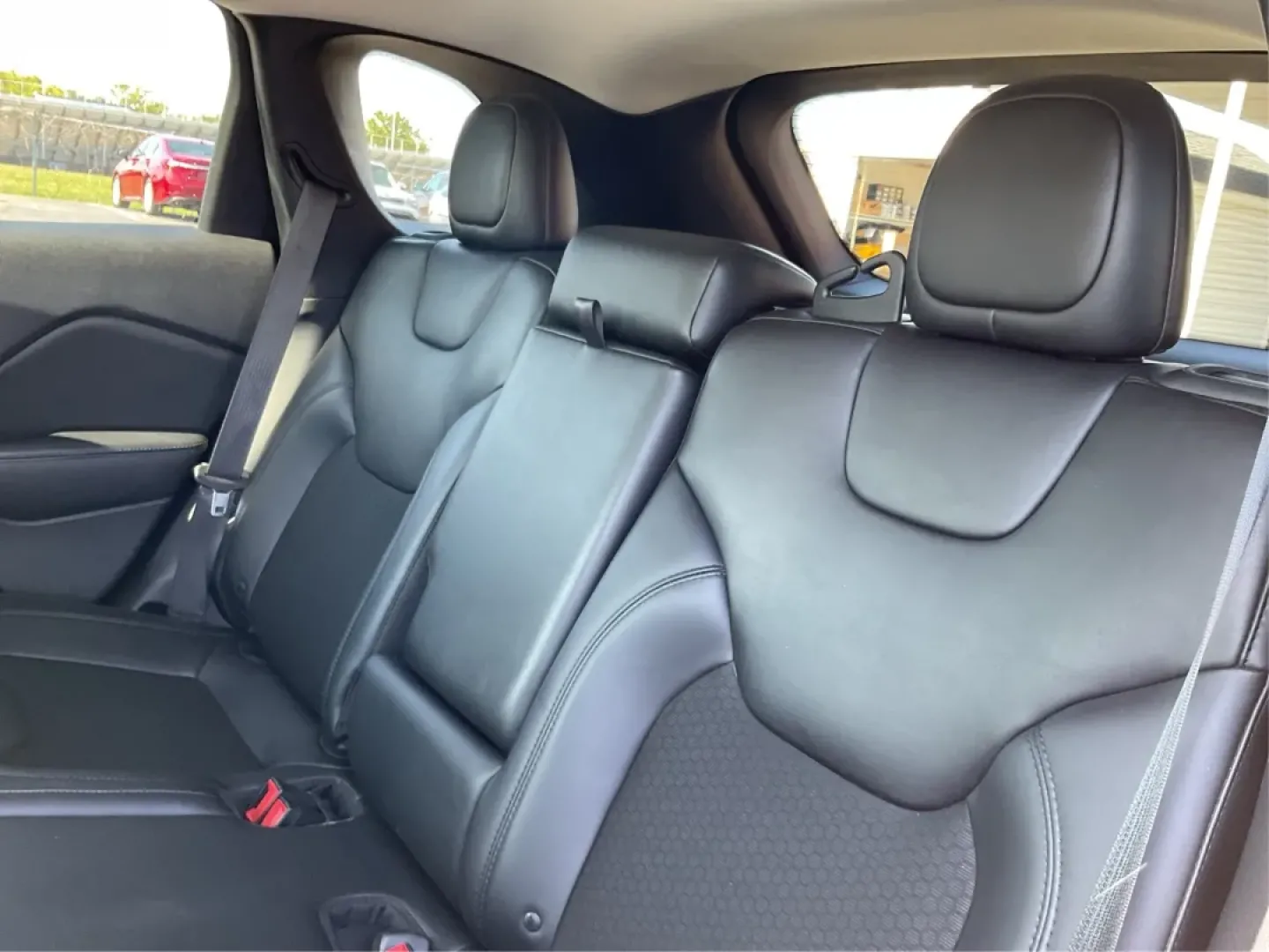 2019 Jeep Cherokee Altitude 4x4 (1C4PJMLB8KD) with an Other engine, located at 1184 Kauffman Ave, Fairborn, OH, 45324, (937) 908-9800, 39.807072, -84.030914 - Experience the perfect blend of adventure and comfort with the 2019 Jeep Cherokee Altitude 4x4, now available at Advantage Car and Credit - Fairborn. Located at 1184 Kauffman Ave, Fairborn, OH 45324, our **Buy Here Pay Here dealership** is dedicated to helping drivers from Fairborn and surrounding a - Photo#9