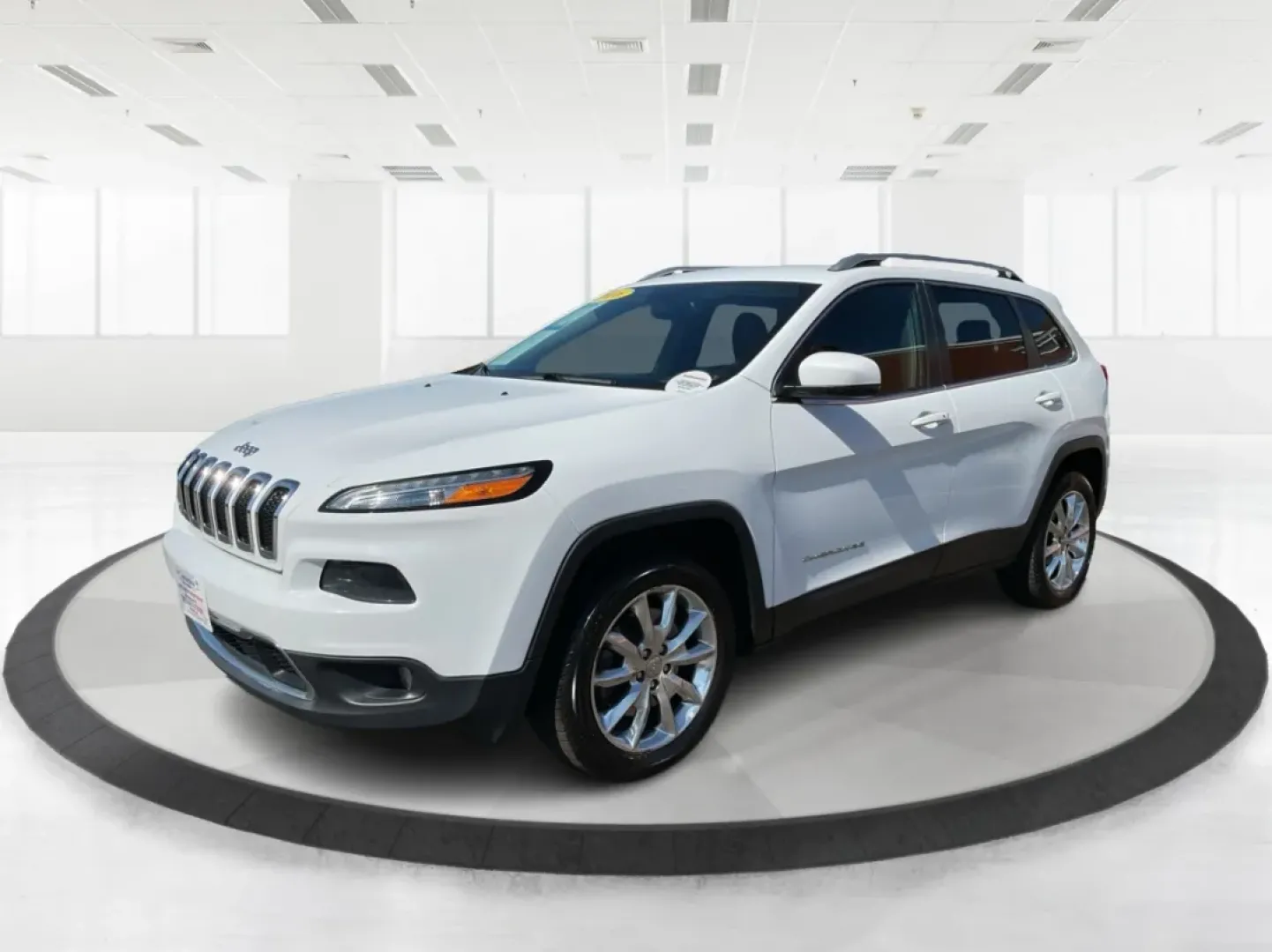 2016 Jeep Cherokee Limited (1C4PJLDB7GW) with an Other engine, located at 880 E. National Road, Vandalia, OH, 45377, (937) 908-9800, 39.891918, -84.183594 - **Discover Your Next Adventure with the 2016 Jeep Cherokee Limited Perfect for Family Road Trips and Everyday Commuting!**<br /> <br /> Are you ready to elevate your driving experience? The 2016 Jeep Cherokee Limited is the ideal crossover for families, adventurers, and daily commuters alike. With - Photo#8