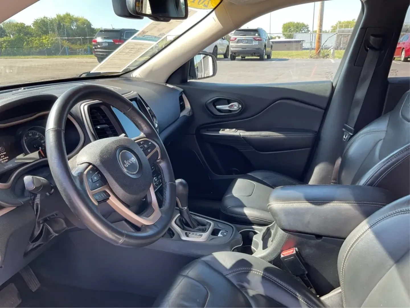 2016 Jeep Cherokee Limited (1C4PJLDB7GW) with an Other engine, located at 880 E. National Road, Vandalia, OH, 45377, (937) 908-9800, 39.891918, -84.183594 - **Discover Your Next Adventure with the 2016 Jeep Cherokee Limited Perfect for Family Road Trips and Everyday Commuting!**<br /> <br /> Are you ready to elevate your driving experience? The 2016 Jeep Cherokee Limited is the ideal crossover for families, adventurers, and daily commuters alike. With - Photo#9