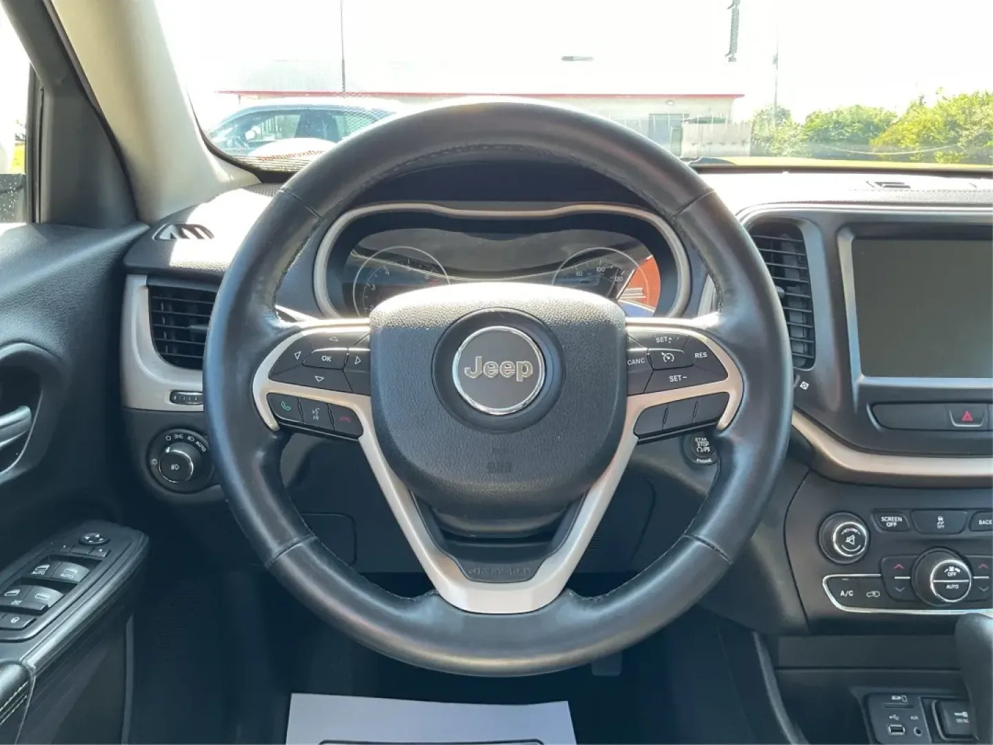 2016 Jeep Cherokee Limited (1C4PJLDB7GW) with an Other engine, located at 880 E. National Road, Vandalia, OH, 45377, (937) 908-9800, 39.891918, -84.183594 - **Discover Your Next Adventure with the 2016 Jeep Cherokee Limited Perfect for Family Road Trips and Everyday Commuting!**<br /> <br /> Are you ready to elevate your driving experience? The 2016 Jeep Cherokee Limited is the ideal crossover for families, adventurers, and daily commuters alike. With - Photo#16
