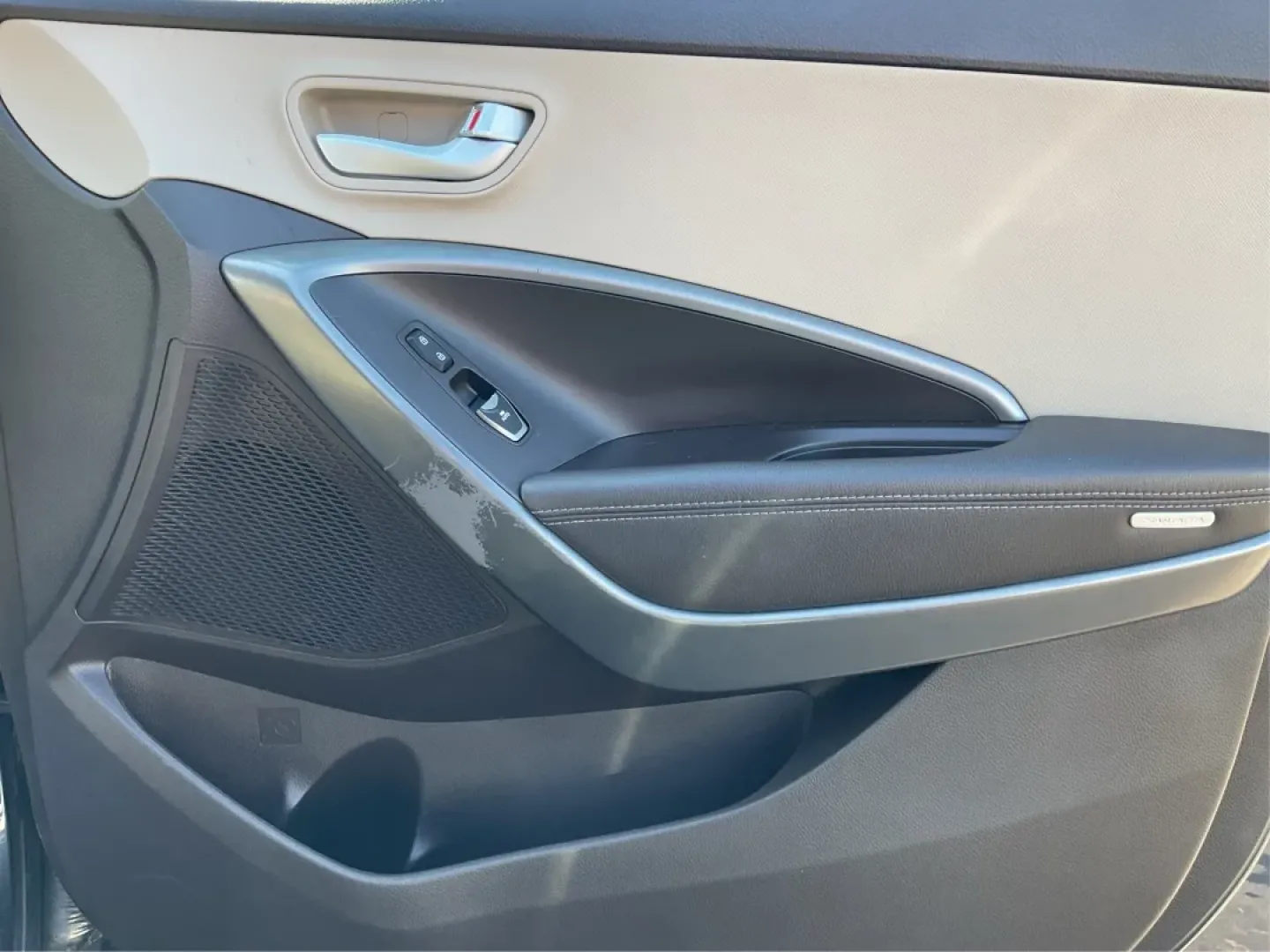 2017 Hyundai Santa Fe Sport 2.4 FWD (5NMZU3LB6HH) with an 2.4L L4 DOHC 16V engine, 6-Speed Automatic transmission, located at 4508 South Dixie Dr, Moraine, OH, 45439, (937) 908-9800, 39.689976, -84.218452 - **Explore Adventure with the 2017 Hyundai Santa Fe - Perfect for Families and Weekend Warriors!**<br /> <br /> Are you in search of a versatile SUV that can handle everything from family road trips to daily commutes? Look no further! The 2017 Hyundai Santa Fe, featuring a stunning Marlin Blue exteri - Photo#19