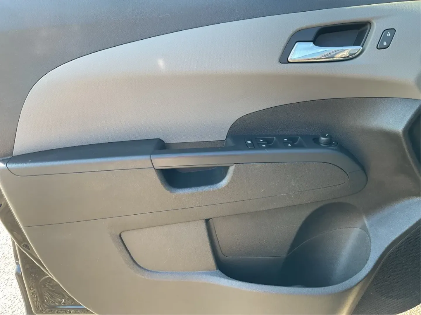 2015 Chevrolet Sonic LT Auto (1G1JC5SG4F4) with an Other engine, located at 4508 South Dixie Dr, Moraine, OH, 45439, (937) 908-9800, 39.689976, -84.218452 - ### Discover Your Next Adventure with this 2015 Chevrolet Sonic LT Auto!<br /> <br /> Are you searching for a reliable sedan that's perfect for your daily commute or weekend getaways? Look no further than this stunning 2015 Chevrolet Sonic LT Auto, available now at Advantage Car and Credit in Morain - Photo#18