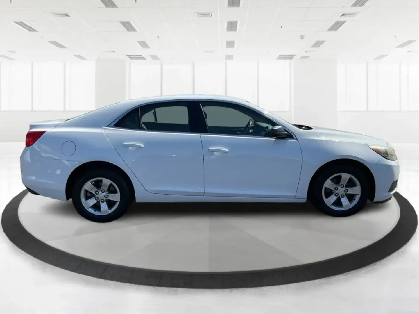 2015 Chevrolet Malibu 1FL (1G11A5SL9FU) with an ECOTEC 2.5L I-4 gasoline direct injection engine, located at 1099 N County Rd 25A , Troy, OH, 45373, (937) 908-9800, 40.057079, -84.212883 - **Discover Your Next Adventure with the 2015 Chevrolet Malibu at Advantage Car and Credit - Troy!**<br /> <br /> Are you in search of a reliable sedan that seamlessly combines style, comfort, and performance for your daily commute? Look no further! The 2015 Chevrolet Malibu 1FL is the perfect vehicl - Photo#1