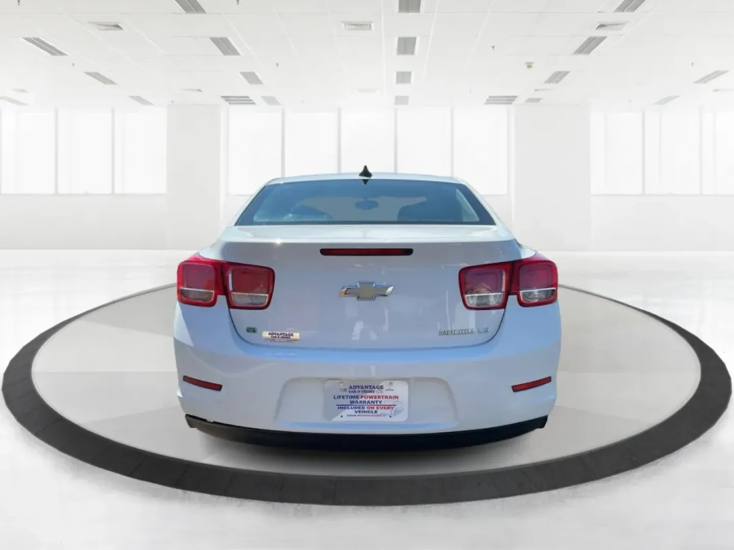 2015 Chevrolet Malibu 1FL (1G11A5SL9FU) with an ECOTEC 2.5L I-4 gasoline direct injection engine, located at 1099 N County Rd 25A , Troy, OH, 45373, (937) 908-9800, 40.057079, -84.212883 - **Discover Your Next Adventure with the 2015 Chevrolet Malibu at Advantage Car and Credit - Troy!**<br /> <br /> Are you in search of a reliable sedan that seamlessly combines style, comfort, and performance for your daily commute? Look no further! The 2015 Chevrolet Malibu 1FL is the perfect vehicl - Photo#3