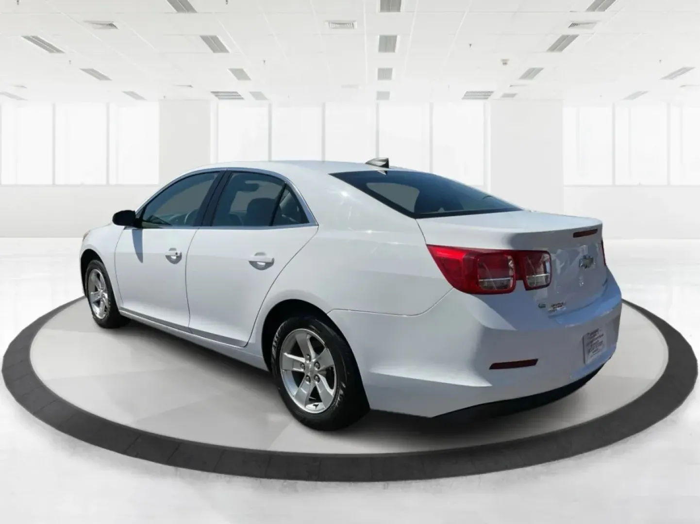 2015 Chevrolet Malibu 1FL (1G11A5SL9FU) with an ECOTEC 2.5L I-4 gasoline direct injection engine, located at 1099 N County Rd 25A , Troy, OH, 45373, (937) 908-9800, 40.057079, -84.212883 - **Discover Your Next Adventure with the 2015 Chevrolet Malibu at Advantage Car and Credit - Troy!**<br /> <br /> Are you in search of a reliable sedan that seamlessly combines style, comfort, and performance for your daily commute? Look no further! The 2015 Chevrolet Malibu 1FL is the perfect vehicl - Photo#4