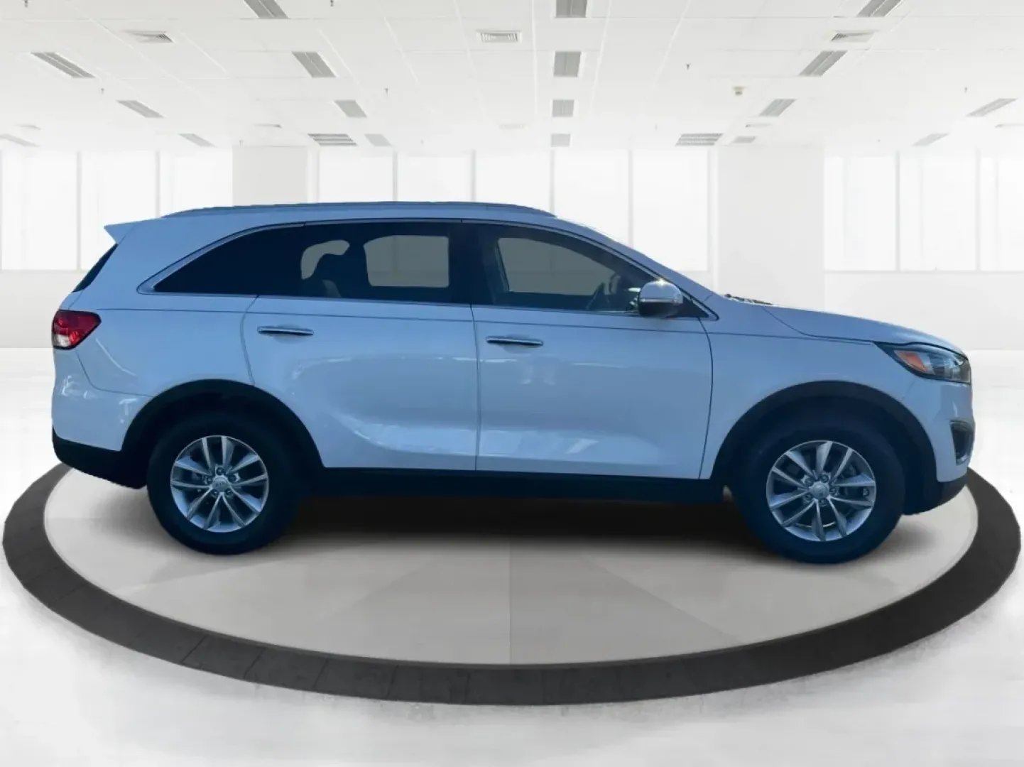 2017 Kia Sorento 2.4L LX (5XYPG4A34HG) with an 2.4L I-4 gasoline direct injection engine, located at 1099 N County Rd 25A , Troy, OH, 45373, (937) 908-9800, 40.057079, -84.212883 - ### Experience Adventure with the 2017 Kia Sorento at Advantage Car and Credit - Troy<br /> <br /> If you're seeking a vehicle that can handle both daily commutes and weekend getaways, look no further than the 2017 Kia Sorento! This versatile SUV combines style, comfort, and functionality, making it - Photo#1