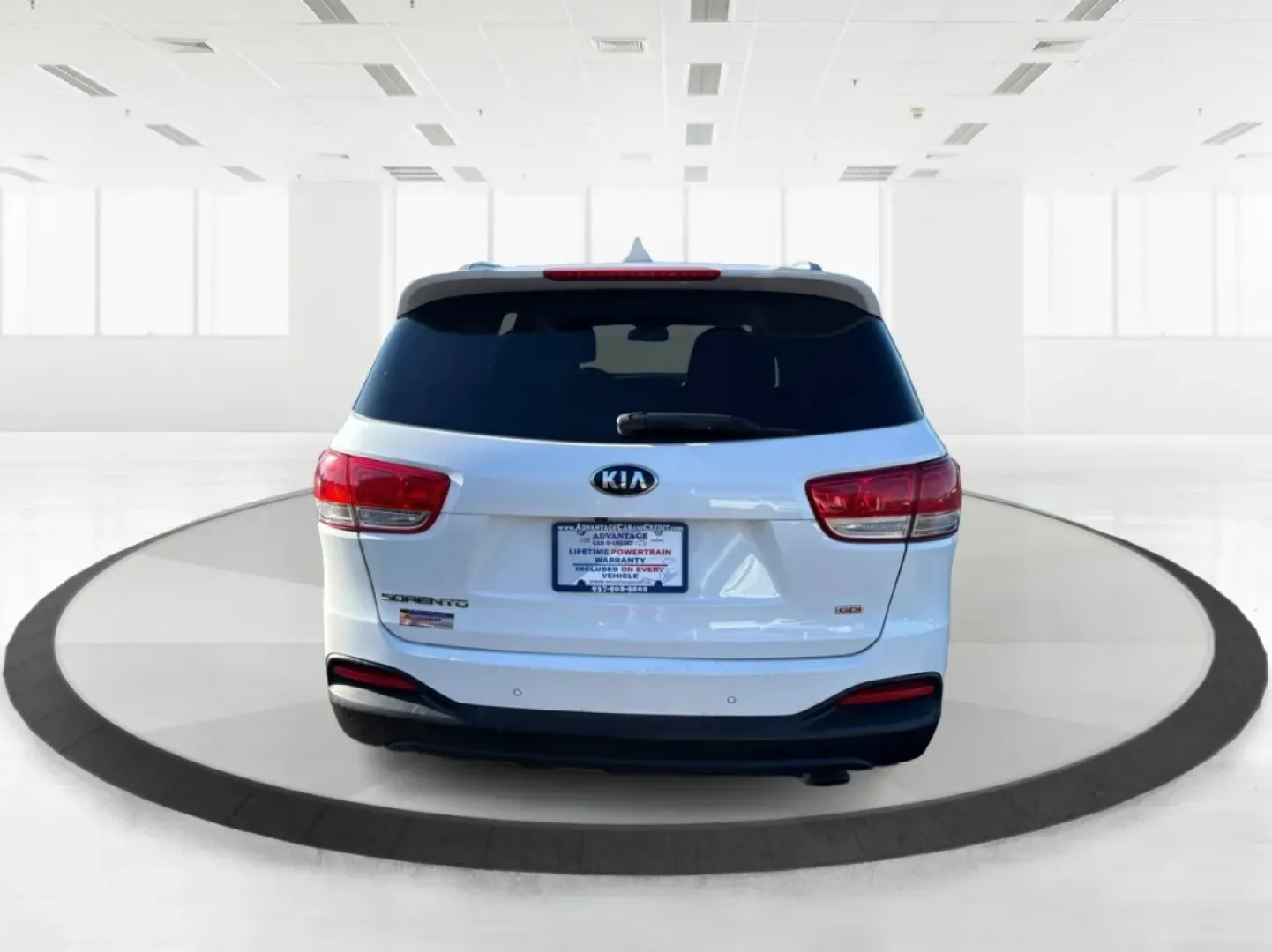 2017 Kia Sorento 2.4L LX (5XYPG4A34HG) with an 2.4L I-4 gasoline direct injection engine, located at 1099 N County Rd 25A , Troy, OH, 45373, (937) 908-9800, 40.057079, -84.212883 - ### Experience Adventure with the 2017 Kia Sorento at Advantage Car and Credit - Troy<br /> <br /> If you're seeking a vehicle that can handle both daily commutes and weekend getaways, look no further than the 2017 Kia Sorento! This versatile SUV combines style, comfort, and functionality, making it - Photo#3