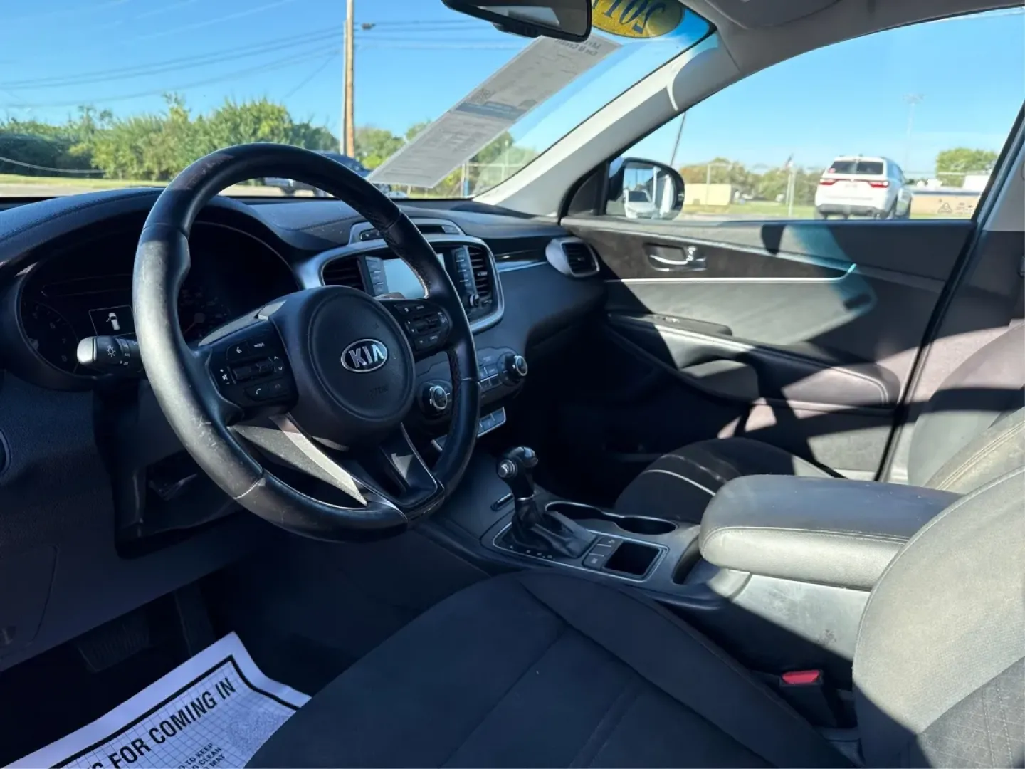 2017 Kia Sorento 2.4L LX (5XYPG4A34HG) with an 2.4L I-4 gasoline direct injection engine, located at 1099 N County Rd 25A , Troy, OH, 45373, (937) 908-9800, 40.057079, -84.212883 - ### Experience Adventure with the 2017 Kia Sorento at Advantage Car and Credit - Troy<br /> <br /> If you're seeking a vehicle that can handle both daily commutes and weekend getaways, look no further than the 2017 Kia Sorento! This versatile SUV combines style, comfort, and functionality, making it - Photo#9