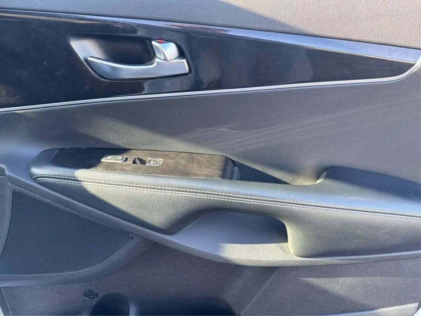 2017 Kia Sorento 2.4L LX (5XYPG4A34HG) with an 2.4L I-4 gasoline direct injection engine, located at 1099 N County Rd 25A , Troy, OH, 45373, (937) 908-9800, 40.057079, -84.212883 - ### Experience Adventure with the 2017 Kia Sorento at Advantage Car and Credit - Troy<br /> <br /> If you're seeking a vehicle that can handle both daily commutes and weekend getaways, look no further than the 2017 Kia Sorento! This versatile SUV combines style, comfort, and functionality, making it - Photo#19