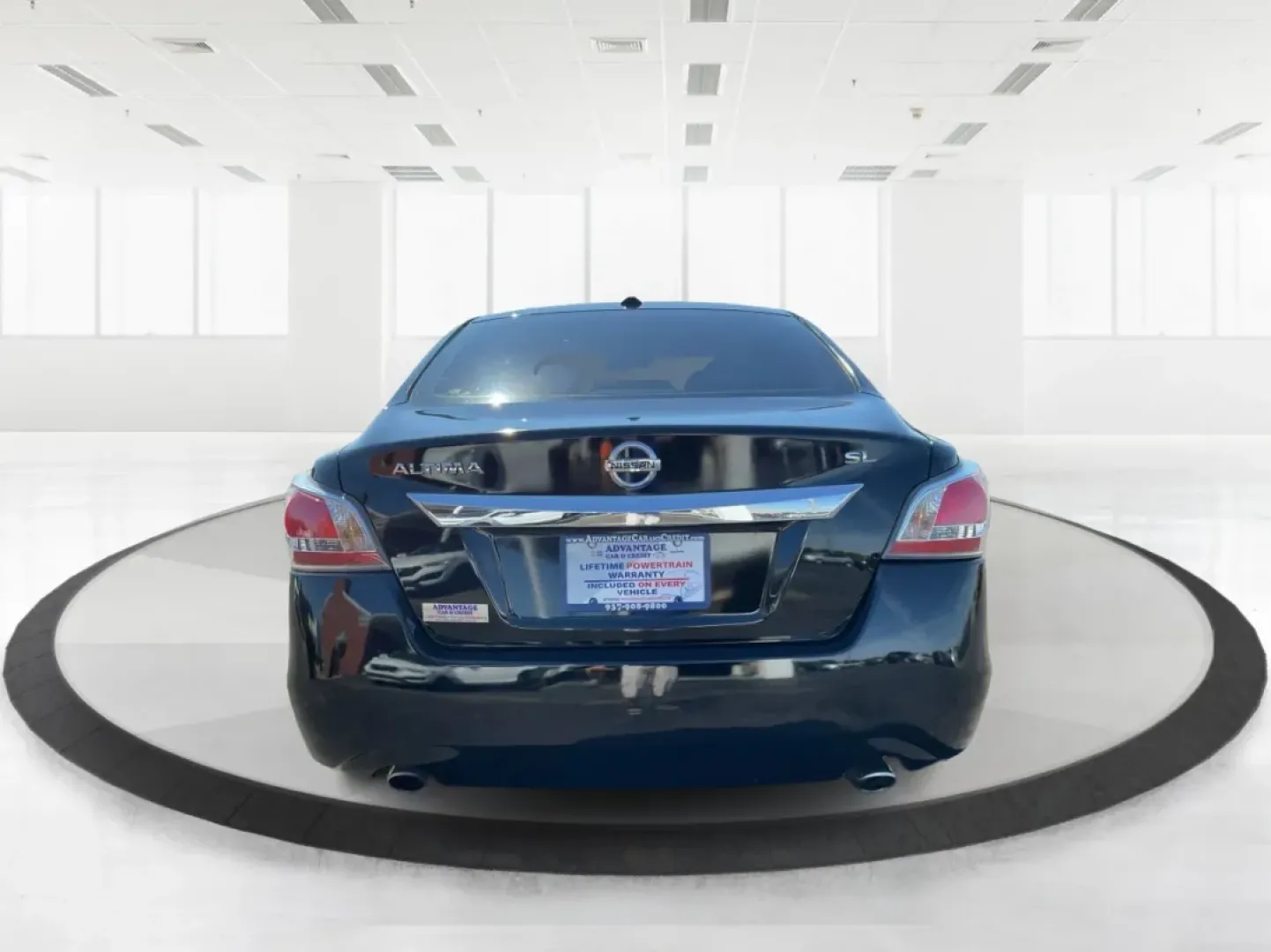 2015 Nissan Altima 2.5 SL (1N4AL3AP7FN) with an 2.5L I-4 DOHC engine, located at 1184 Kauffman Ave, Fairborn, OH, 45324, (937) 908-9800, 39.807072, -84.030914 - **Rev Up Your Lifestyle with the 2015 Nissan Altima 2.5 SL at Advantage Car and Credit!**<br /> <br /> Are you seeking a reliable vehicle that effortlessly merges style, comfort, and performance? Look no further than this stunning 2015 Nissan Altima 2.5 SL, perfect for commuters, families, and weeke - Photo#3