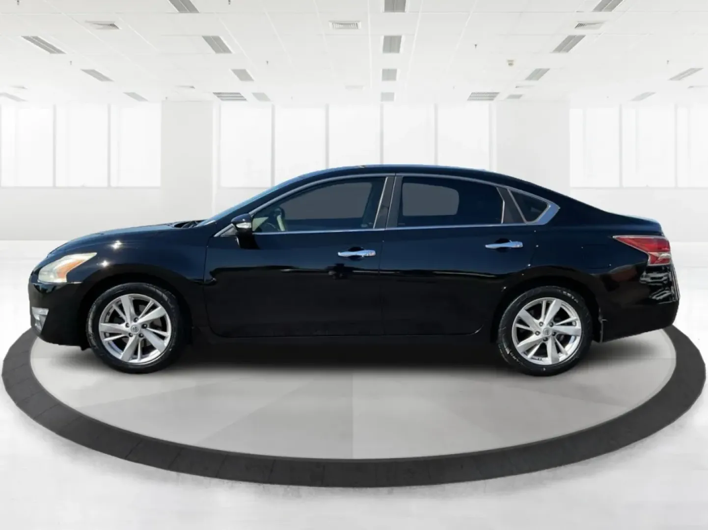 2015 Nissan Altima 2.5 SL (1N4AL3AP7FN) with an 2.5L I-4 DOHC engine, located at 1184 Kauffman Ave, Fairborn, OH, 45324, (937) 908-9800, 39.807072, -84.030914 - **Rev Up Your Lifestyle with the 2015 Nissan Altima 2.5 SL at Advantage Car and Credit!**<br /> <br /> Are you seeking a reliable vehicle that effortlessly merges style, comfort, and performance? Look no further than this stunning 2015 Nissan Altima 2.5 SL, perfect for commuters, families, and weeke - Photo#5