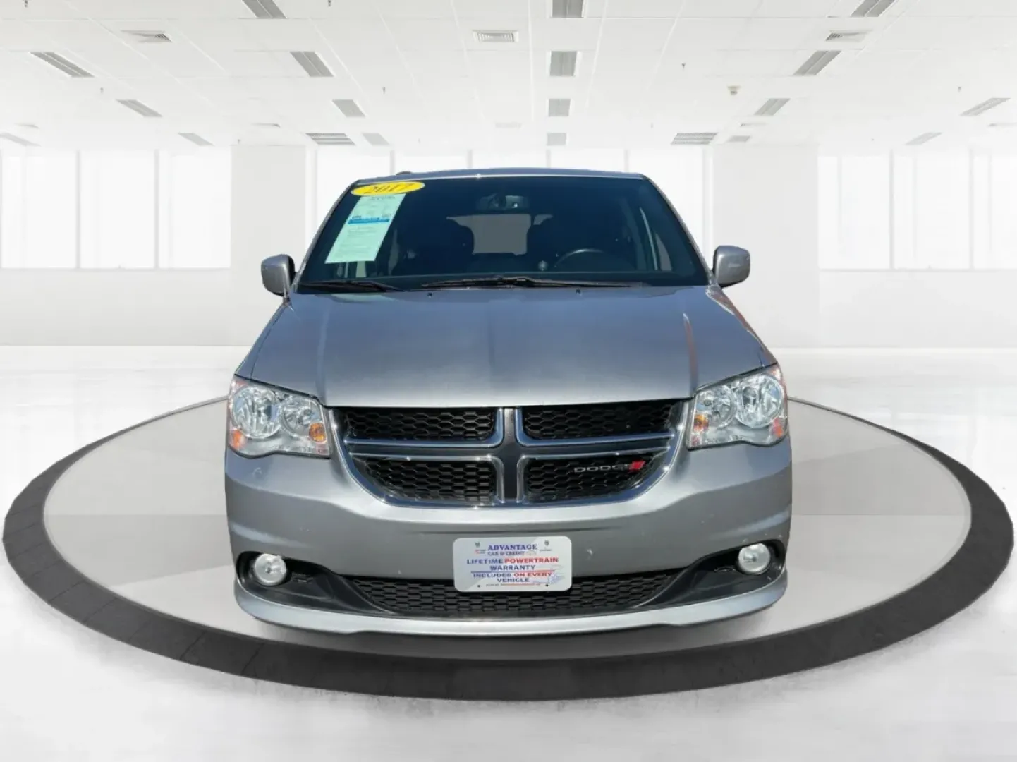 2017 Dodge Grand Caravan SXT (2C4RDGCG5HR) with an Pentastar 3.6L V-6 DOHC engine, located at 1184 Kauffman Ave, Fairborn, OH, 45324, (937) 908-9800, 39.807072, -84.030914 - **Adventure Awaits with the 2017 Dodge Grand Caravan SXT in Fairborn, OH!**<br /> <br /> Are you looking for the perfect vehicle to accommodate your growing family or to embark on weekend adventures? Look no further! The 2017 Dodge Grand Caravan SXT is designed for those who prioritize space, comfor - Photo#7