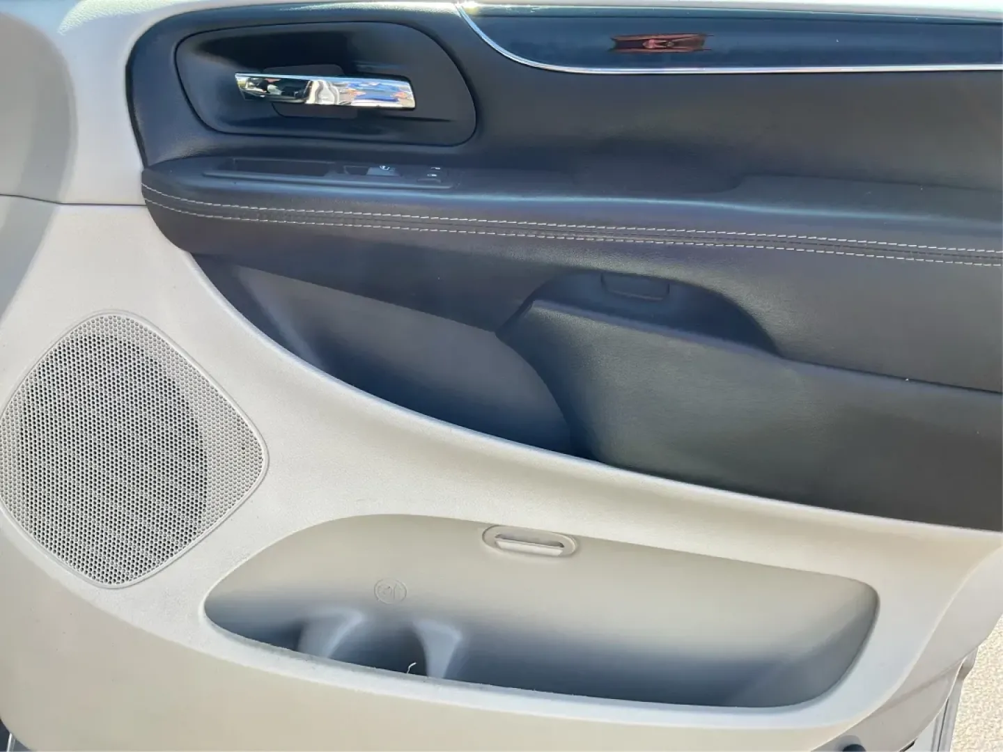 2017 Dodge Grand Caravan SXT (2C4RDGCG5HR) with an Pentastar 3.6L V-6 DOHC engine, located at 1184 Kauffman Ave, Fairborn, OH, 45324, (937) 908-9800, 39.807072, -84.030914 - **Adventure Awaits with the 2017 Dodge Grand Caravan SXT in Fairborn, OH!**<br /> <br /> Are you looking for the perfect vehicle to accommodate your growing family or to embark on weekend adventures? Look no further! The 2017 Dodge Grand Caravan SXT is designed for those who prioritize space, comfor - Photo#20