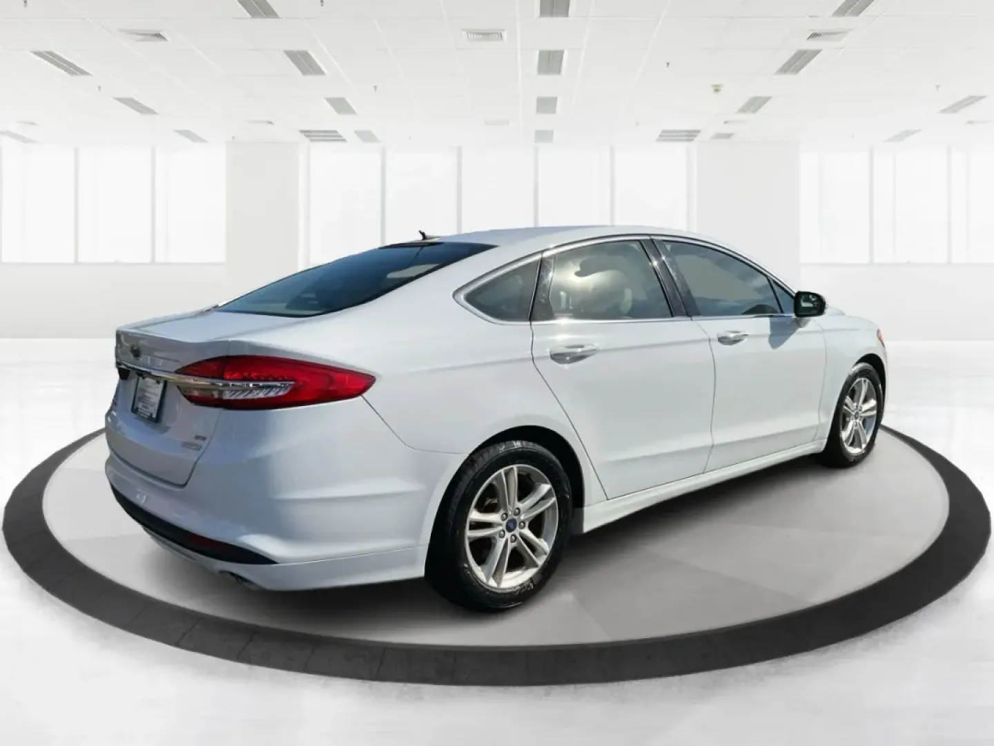2018 Ford Fusion SE (3FA6P0HD4JR) with an Other engine, located at 8750 N County Rd 25A, Piqua, OH, 45356, (937) 908-9800, 40.164391, -84.232513 - **Experience the Perfect Blend of Comfort and Style with this 2018 Ford Fusion SE at Advantage Car and Credit Piqua!**<br /> <br /> Are you searching for a reliable sedan that combines comfort, tech features, and a sleek design? Look no further than this stunning **2018 Ford Fusion SE**! This car i - Photo#2