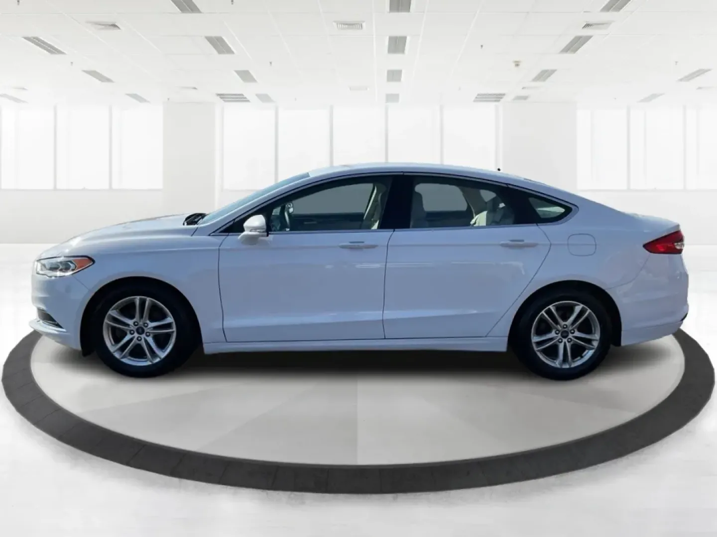 2018 Ford Fusion SE (3FA6P0HD4JR) with an Other engine, located at 8750 N County Rd 25A, Piqua, OH, 45356, (937) 908-9800, 40.164391, -84.232513 - **Experience the Perfect Blend of Comfort and Style with this 2018 Ford Fusion SE at Advantage Car and Credit Piqua!**<br /> <br /> Are you searching for a reliable sedan that combines comfort, tech features, and a sleek design? Look no further than this stunning **2018 Ford Fusion SE**! This car i - Photo#5